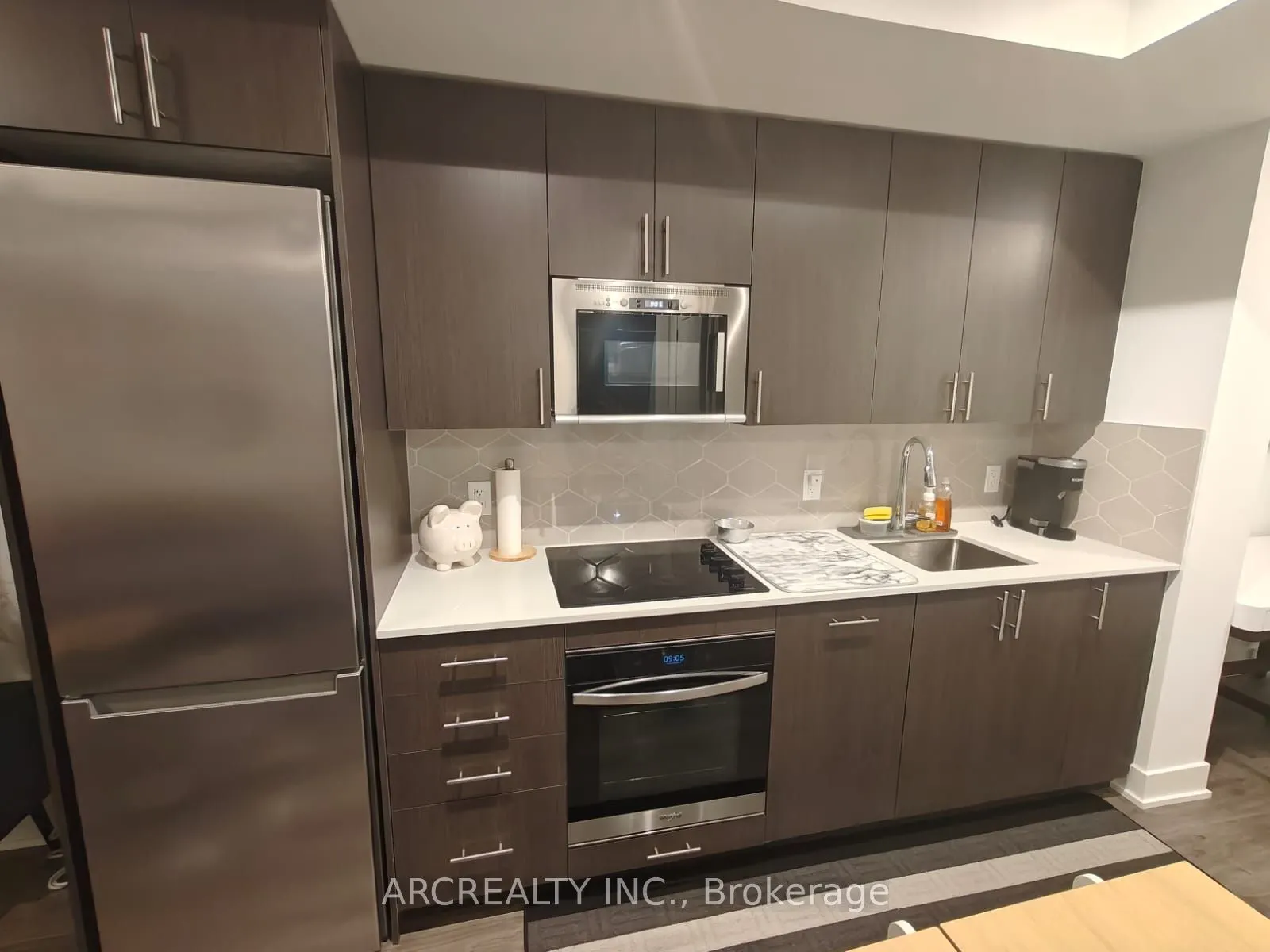 2425 Simcoe Street N, #522