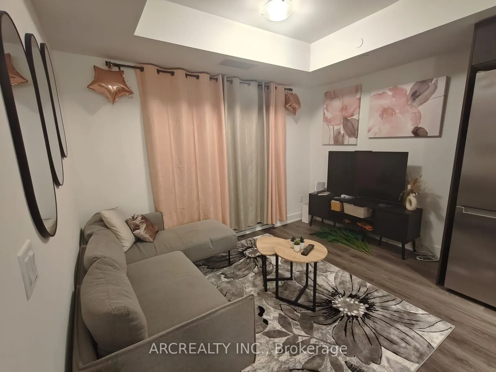 2425 Simcoe Street N, #522