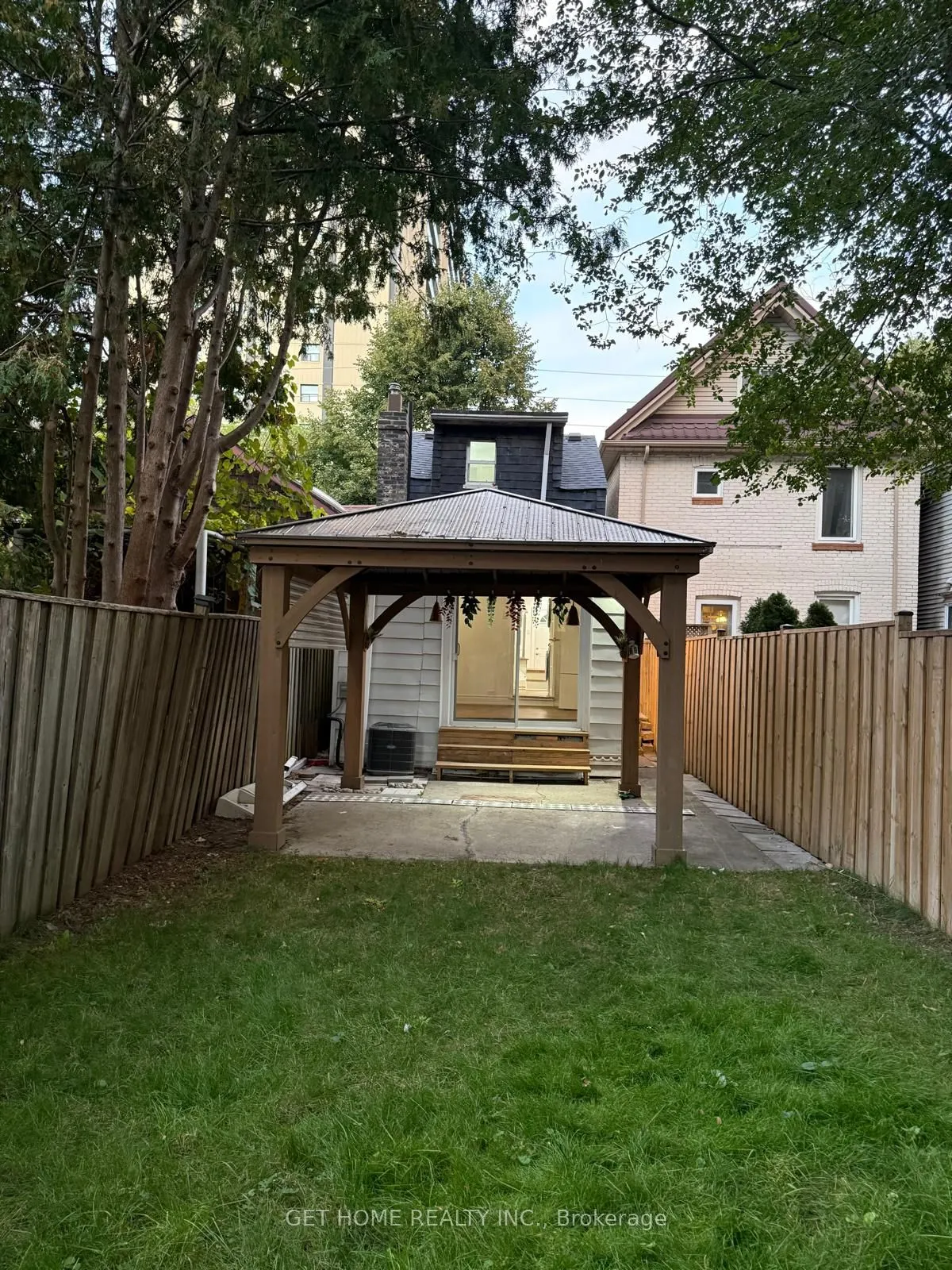 148 Barrington Avenue