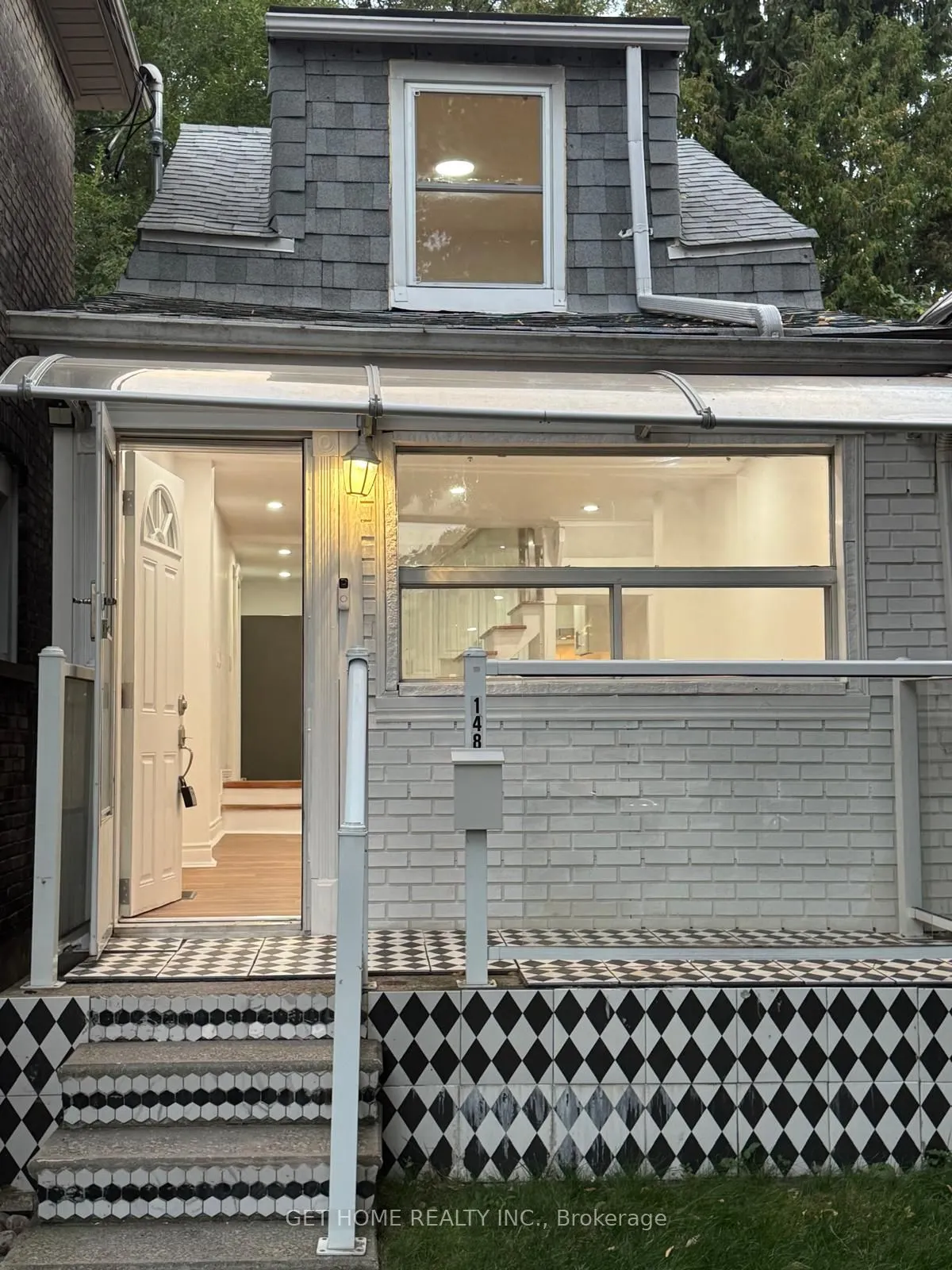 148 Barrington Avenue