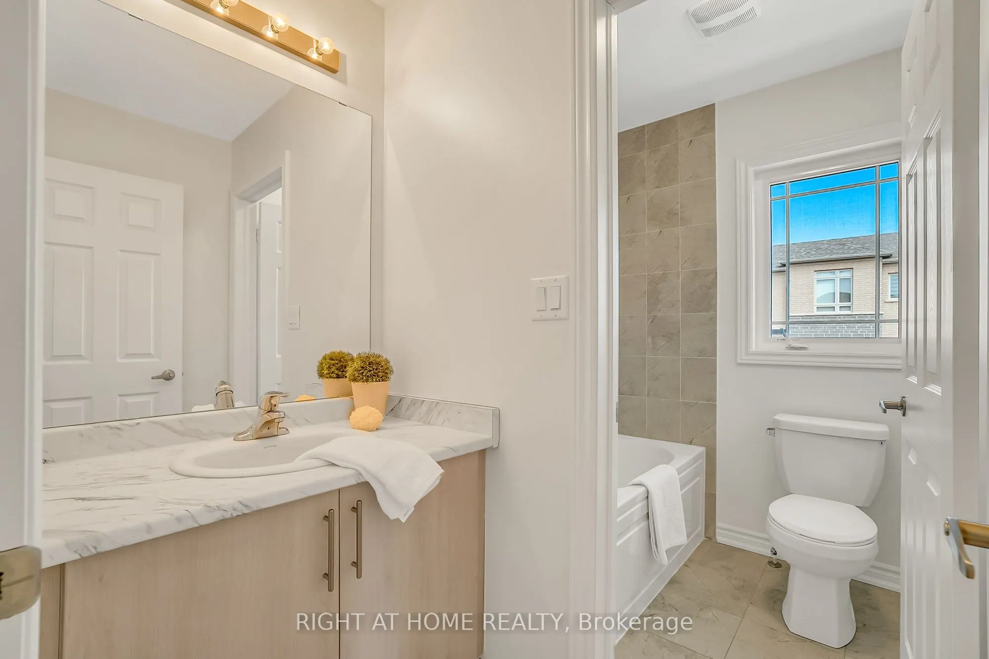 2091 Hallandale Street, #Main-Upper