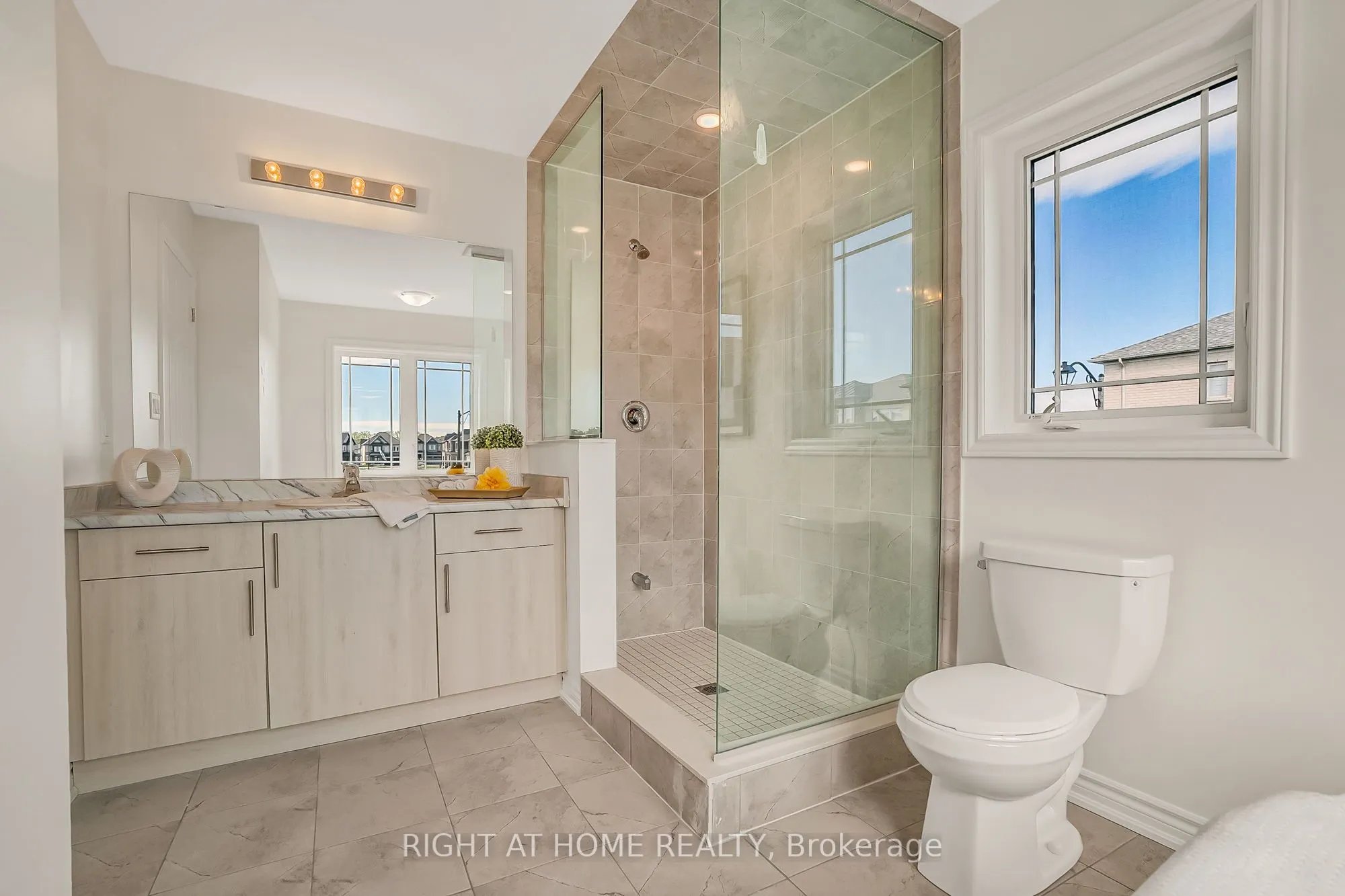 2091 Hallandale Street, #Main-Upper