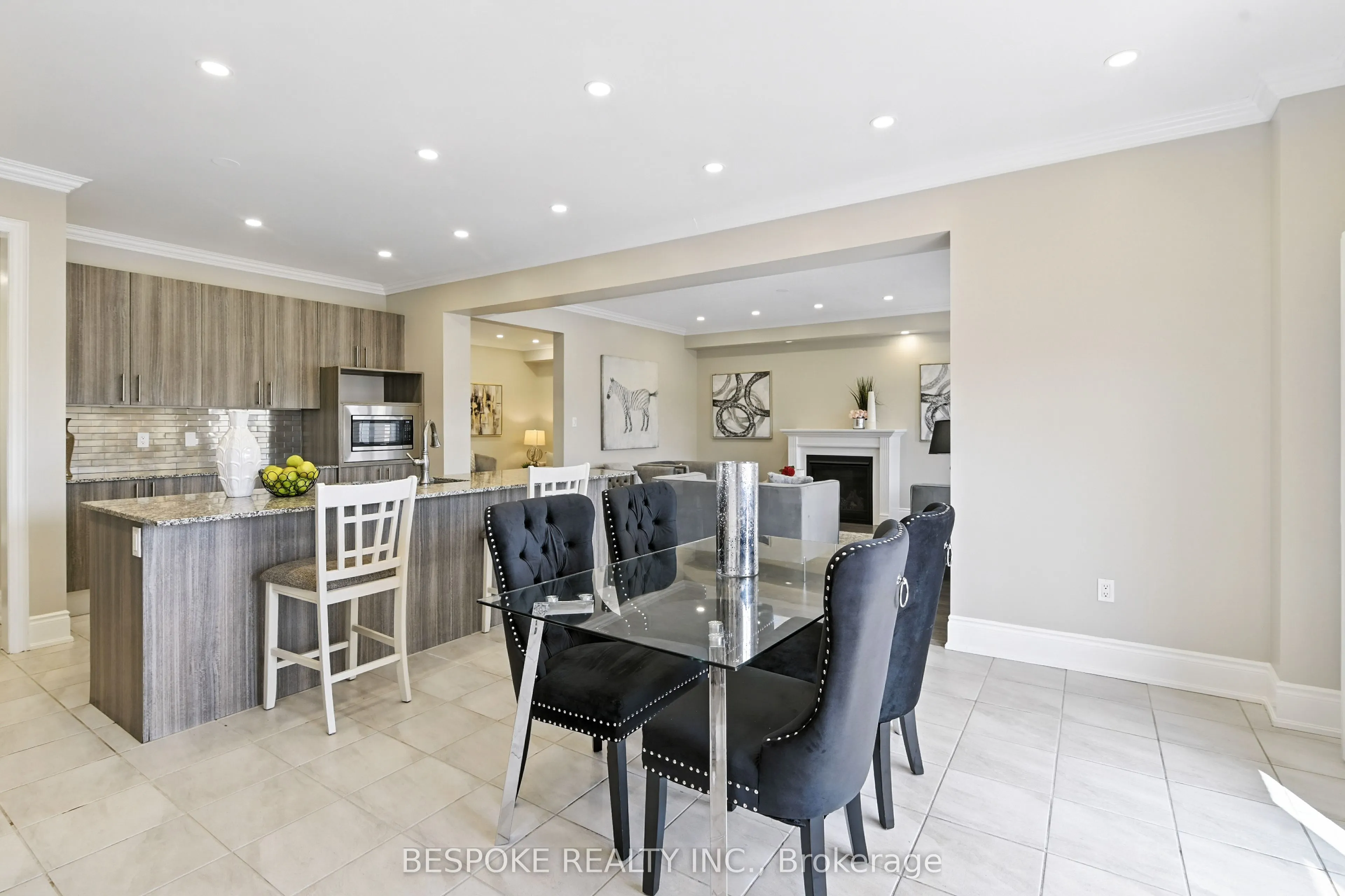 125 Lyle Drive, #Main & 2nd Floor