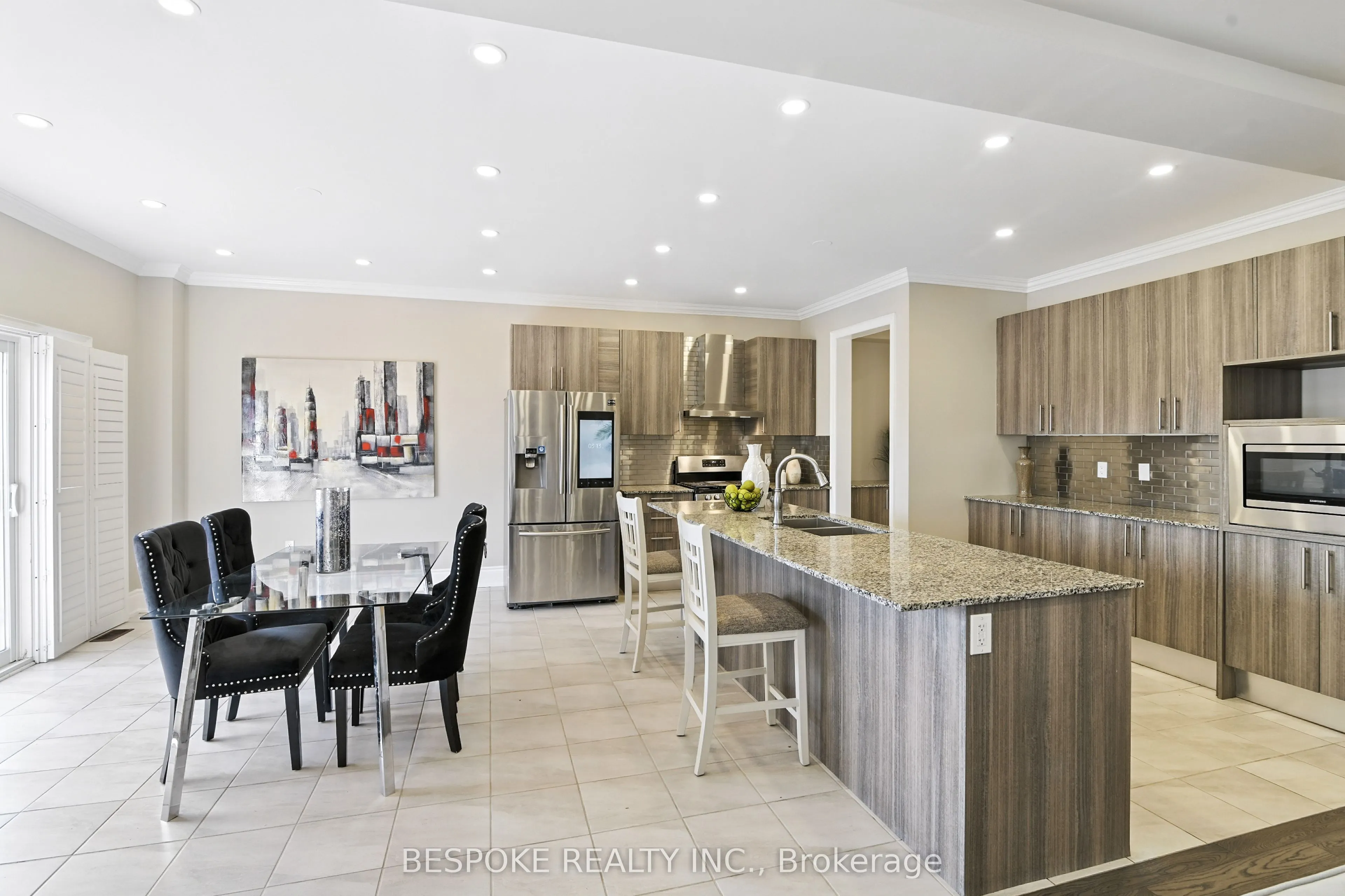125 Lyle Drive, #Main & 2nd Floor