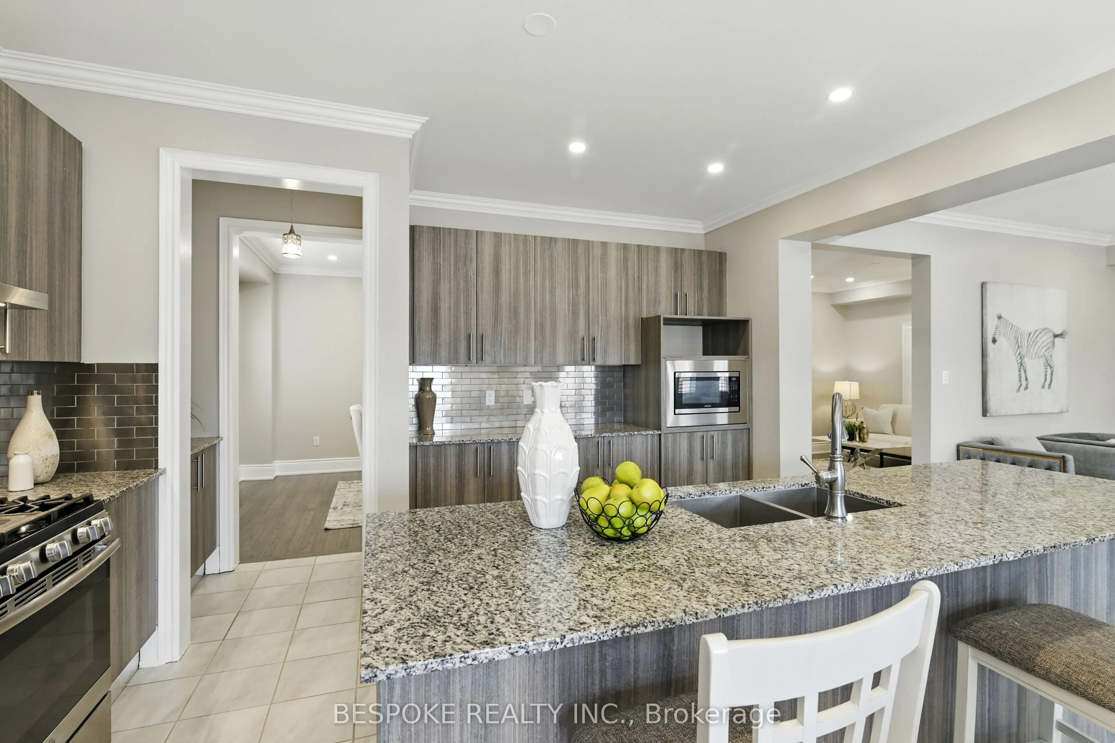 125 Lyle Drive, #Main & 2nd Floor