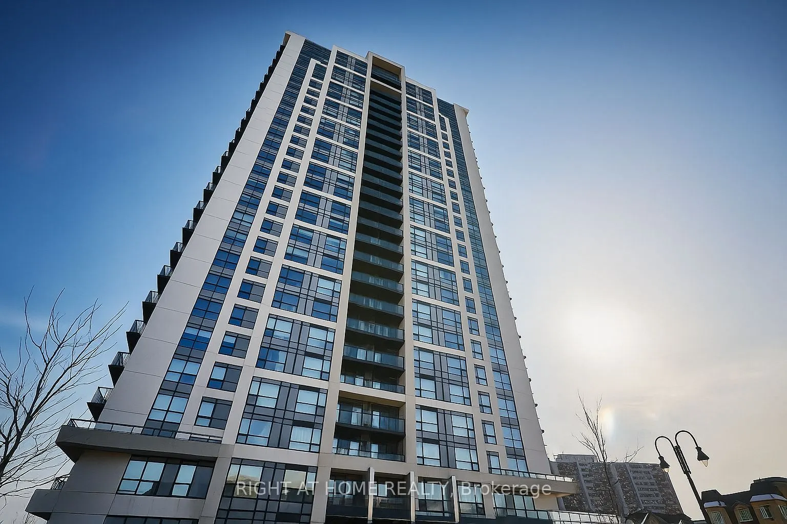 1255 Bayly Street E, #1303