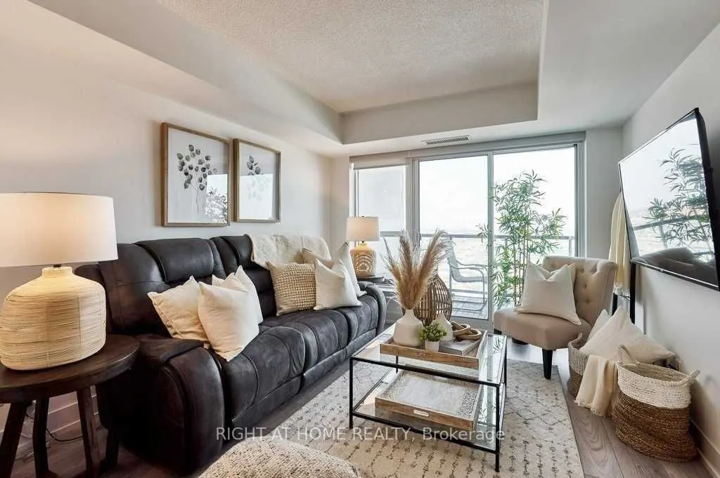 1255 Bayly Street E, #1303