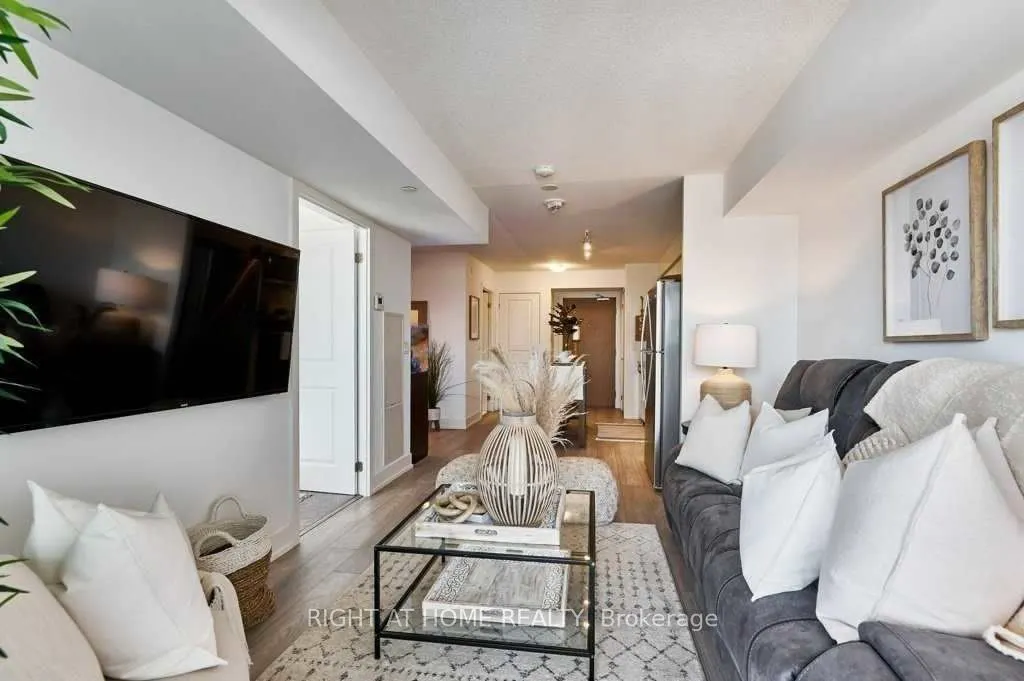 1255 Bayly Street E, #1303