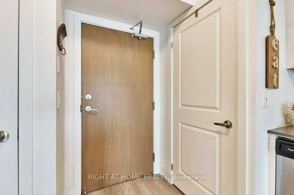 1255 Bayly Street E, #1303