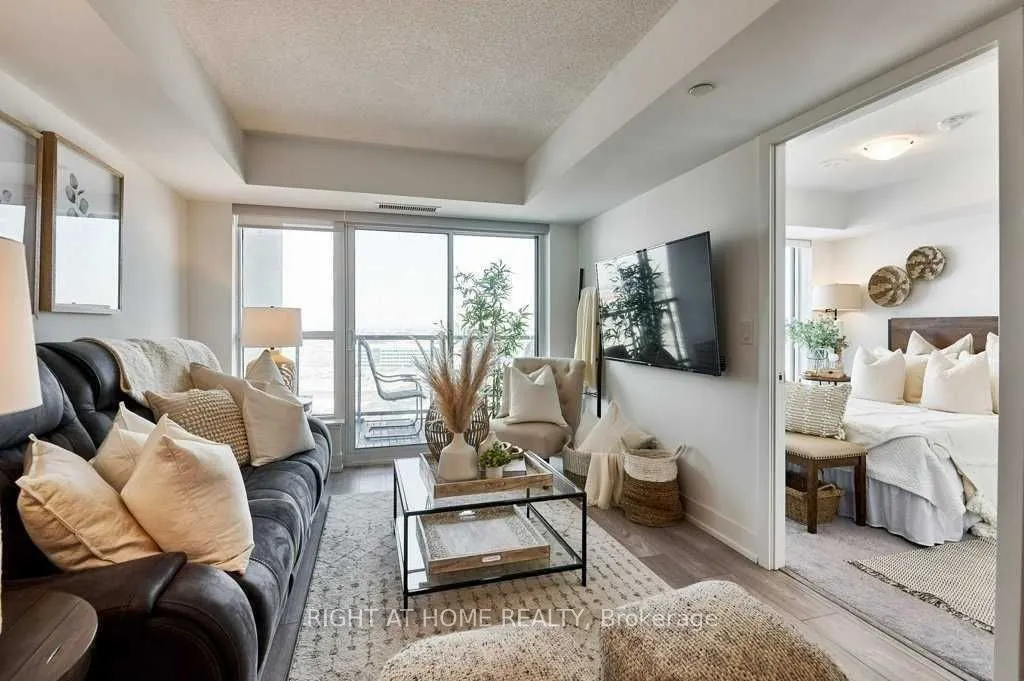1255 Bayly Street E, #1303