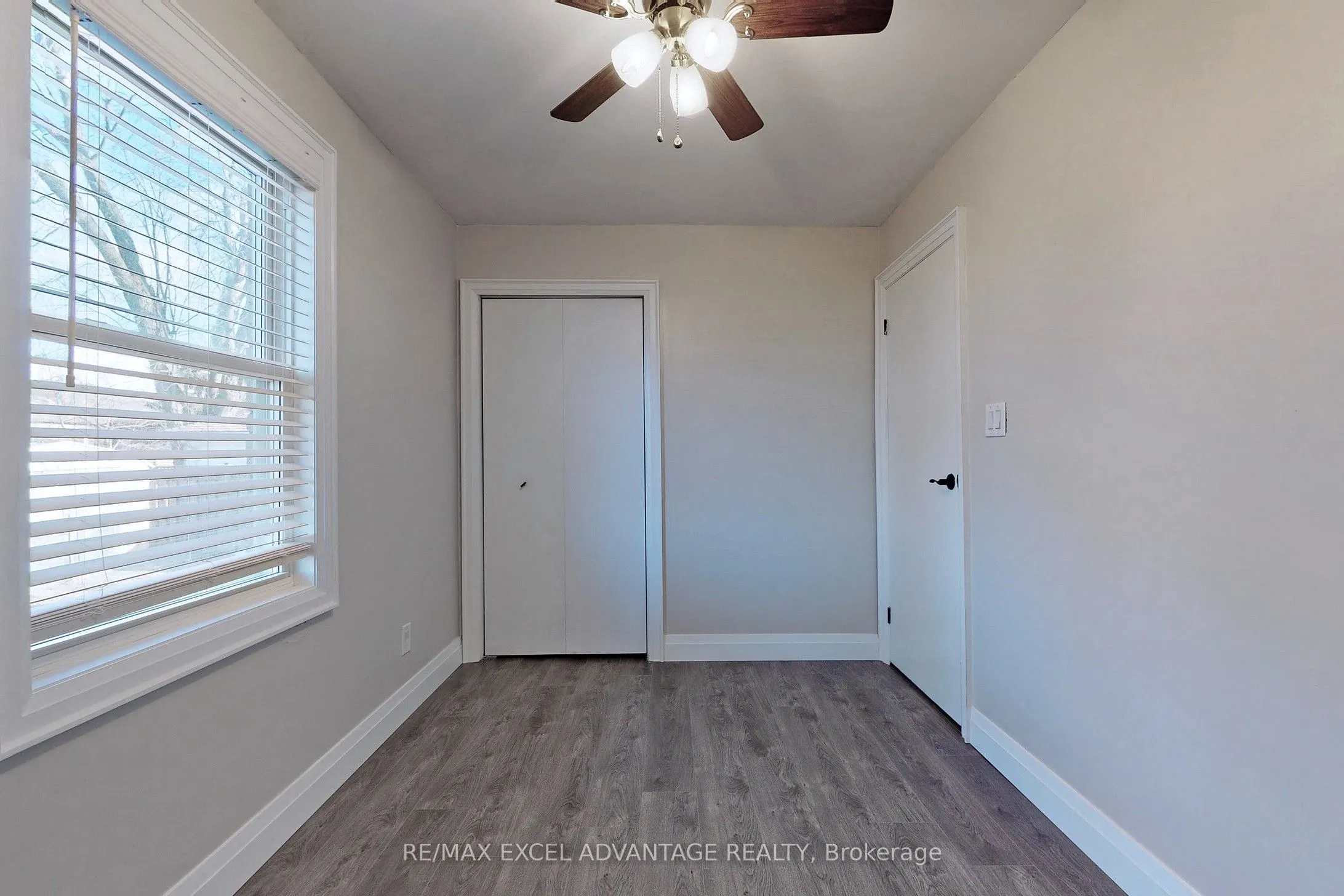 558 Adelaide Avenue W, #Main