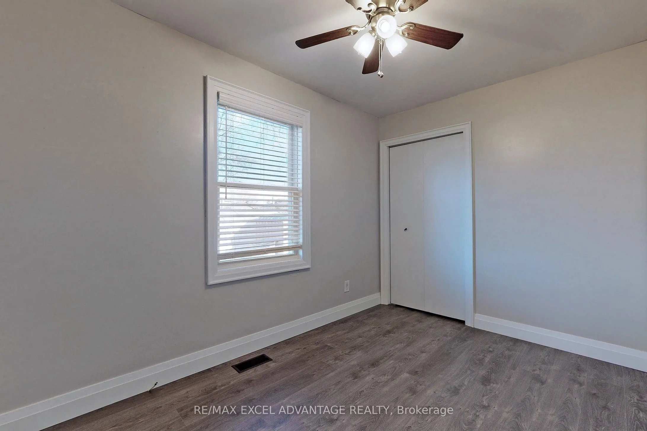 558 Adelaide Avenue W, #Main