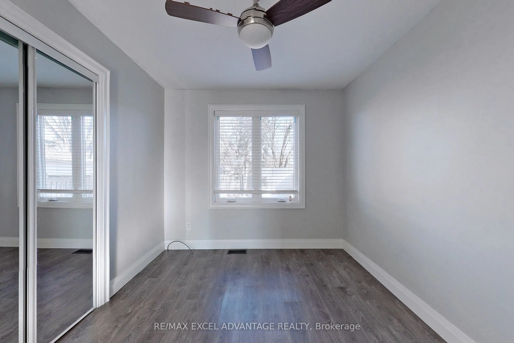 558 Adelaide Avenue W, #Main