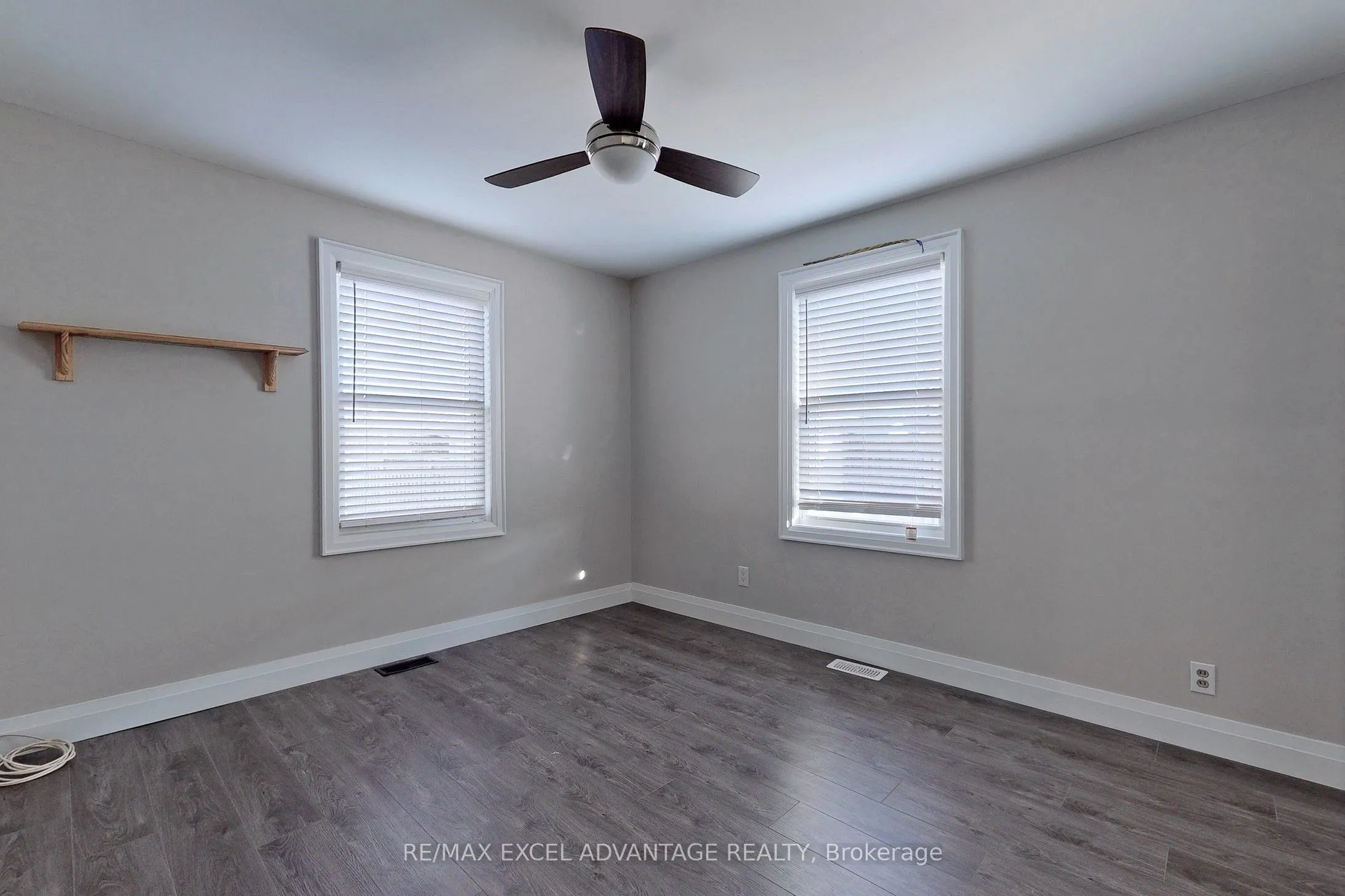 558 Adelaide Avenue W, #Main