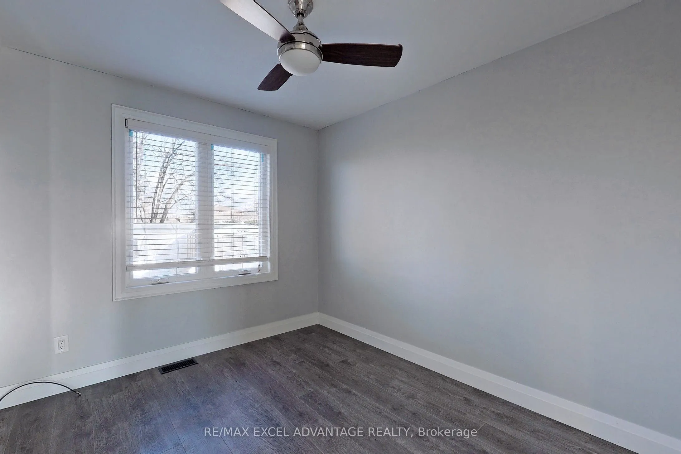 558 Adelaide Avenue W, #Main