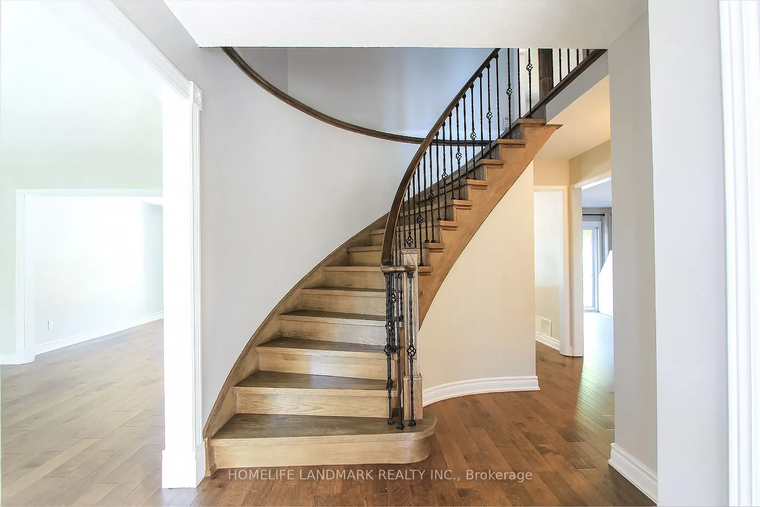 241 Lake Driveway Drive W
