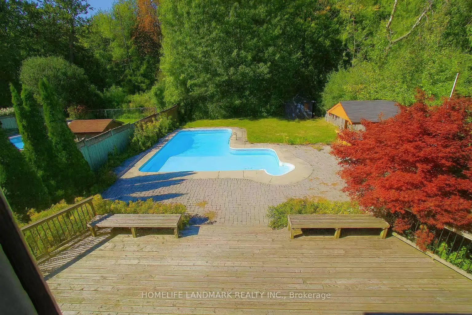 241 Lake Driveway Drive W