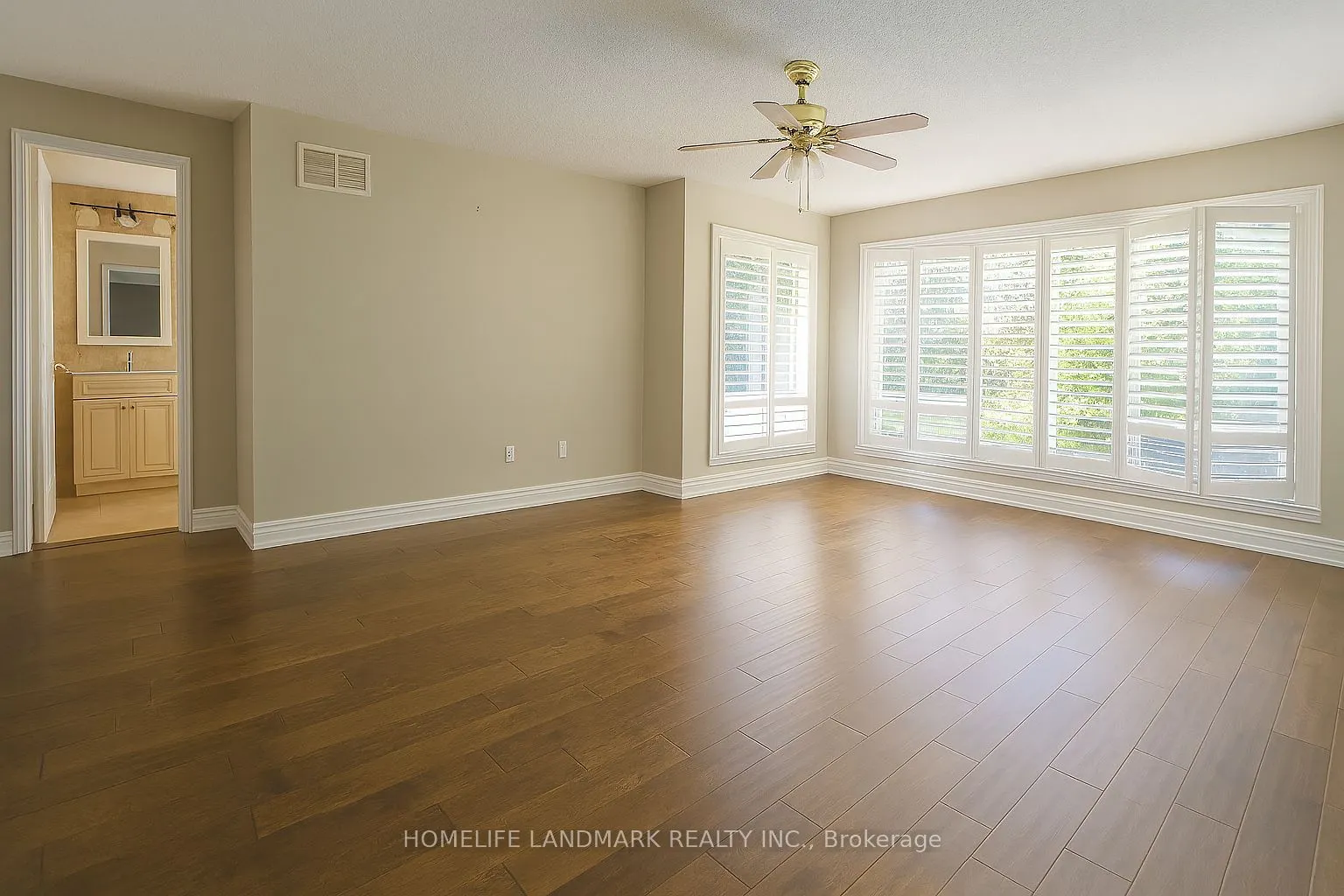 241 Lake Driveway Drive W