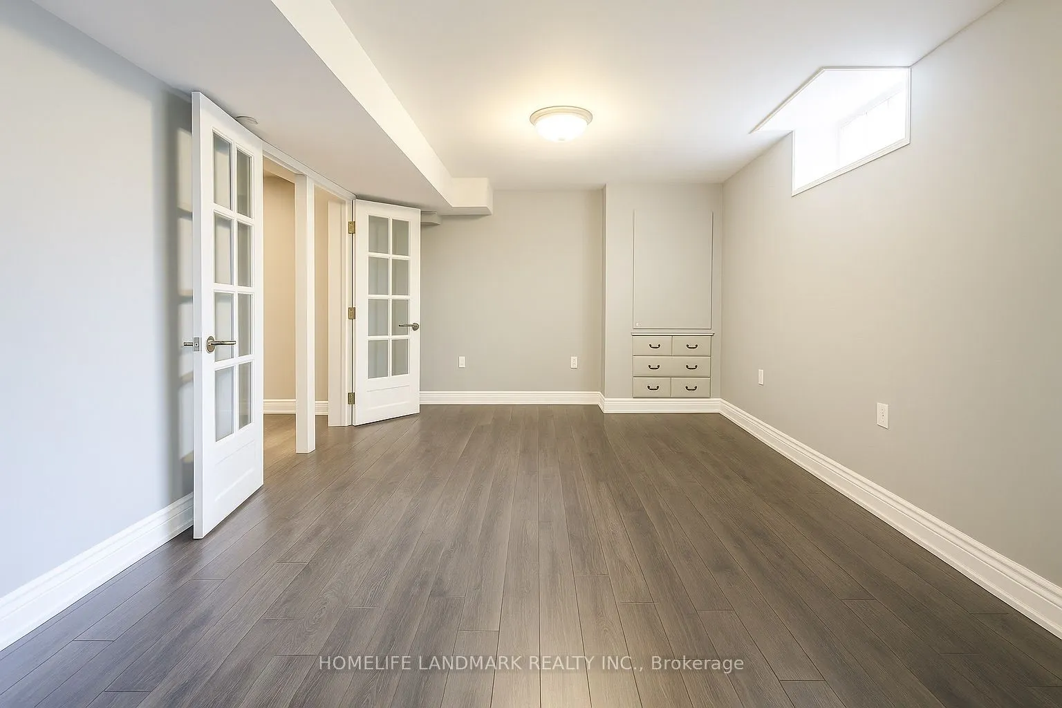 241 Lake Driveway Drive W