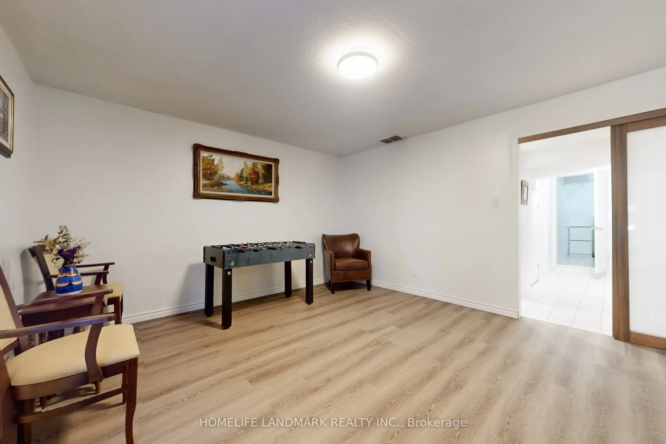 32 Coatsworth Crescent