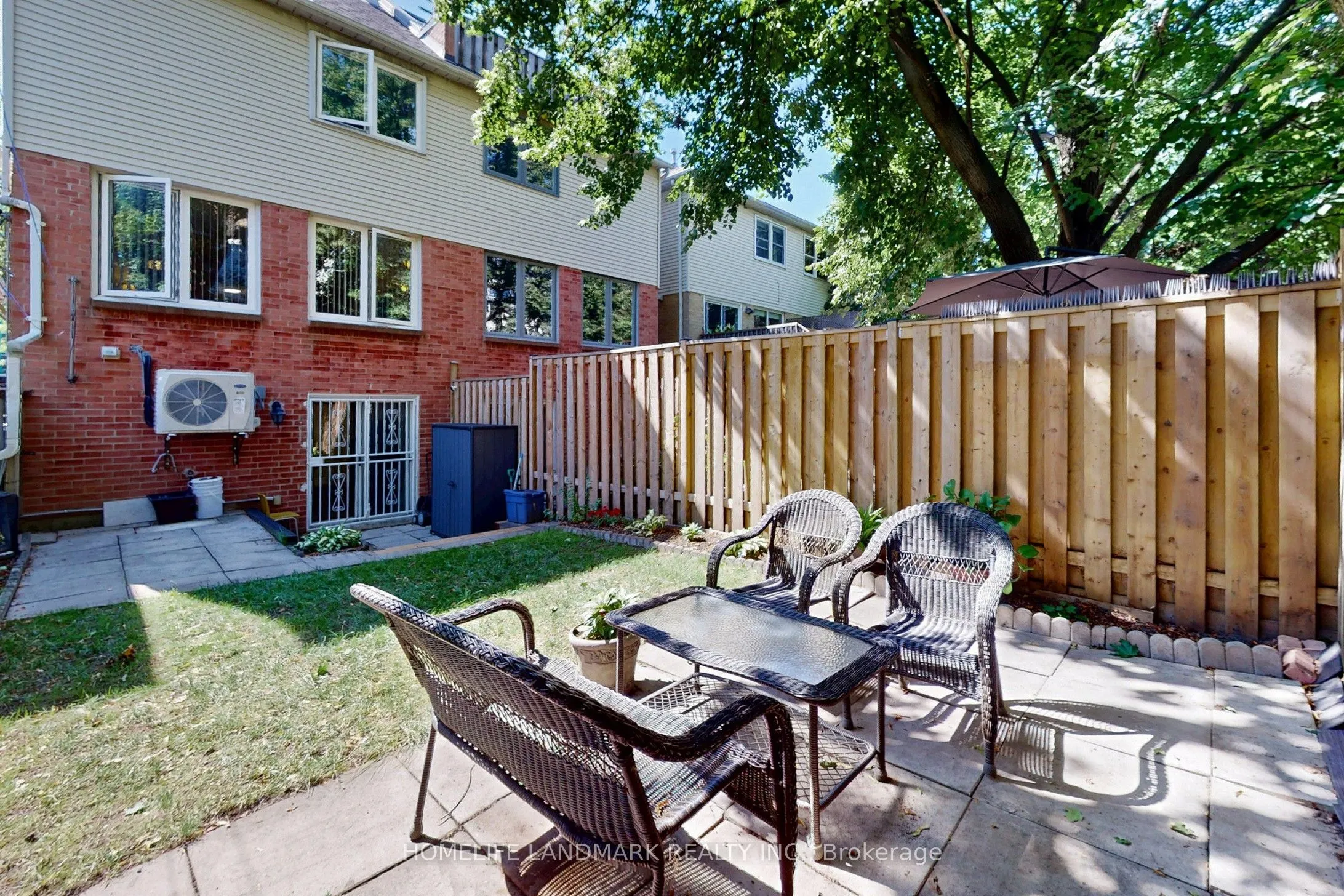 32 Coatsworth Crescent