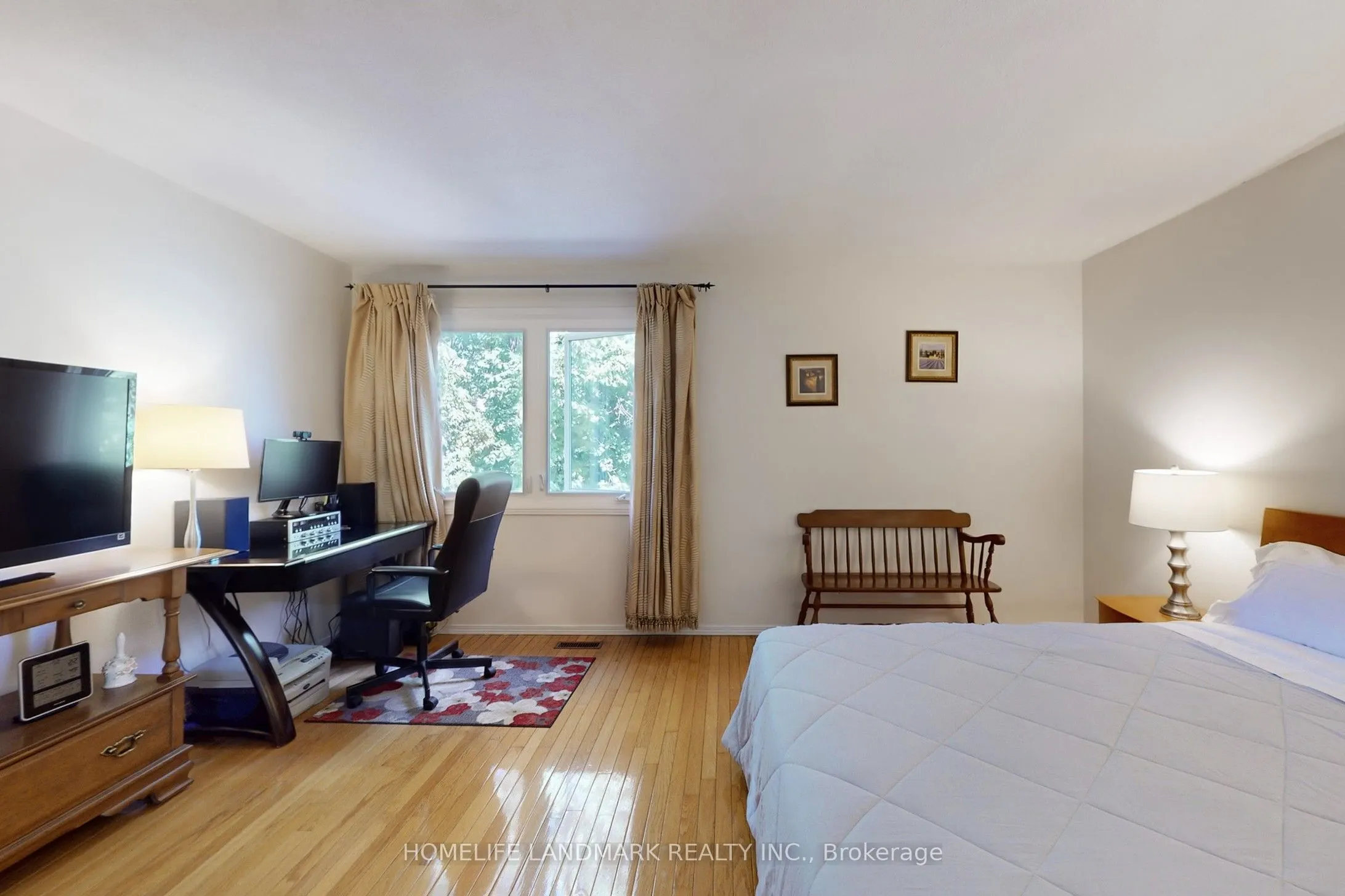 32 Coatsworth Crescent