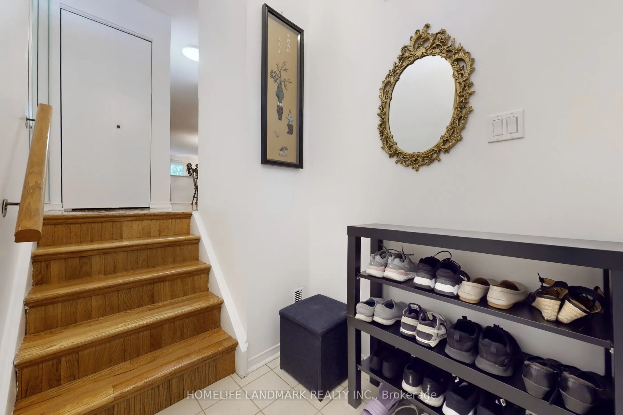 32 Coatsworth Crescent