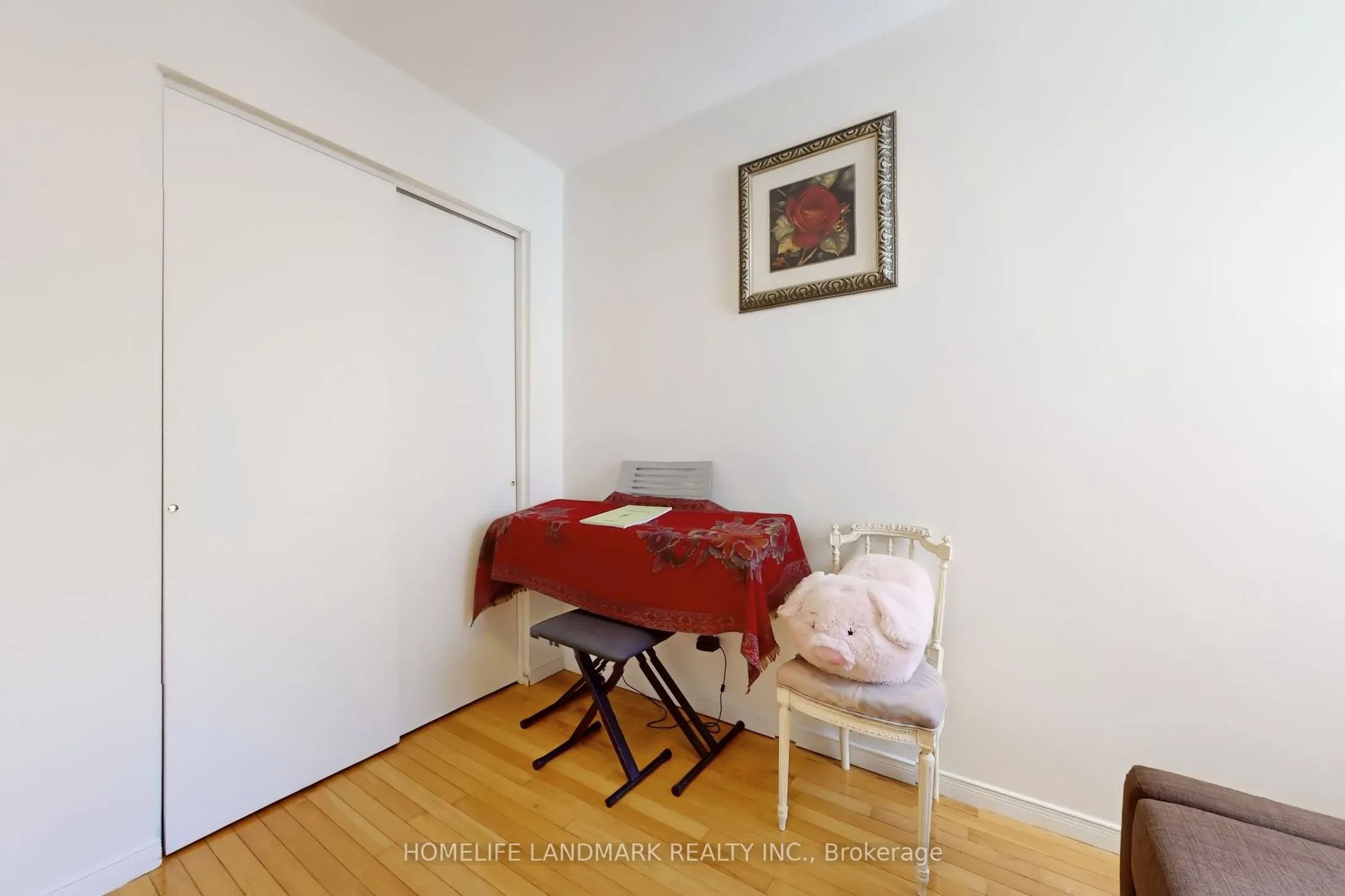 32 Coatsworth Crescent