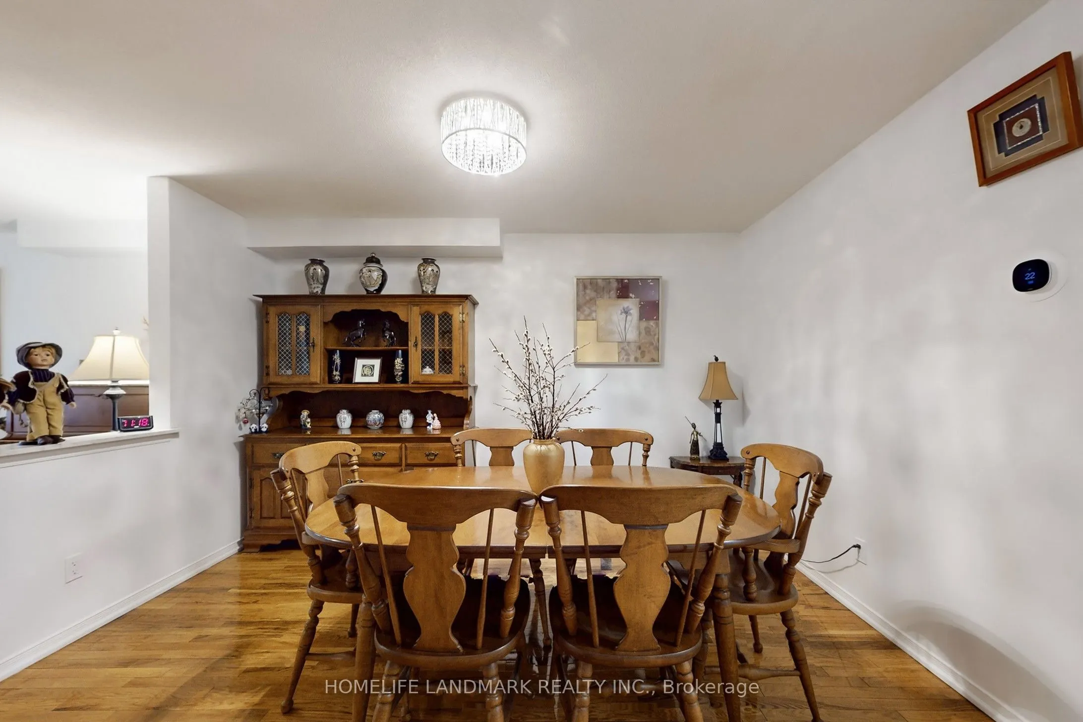 32 Coatsworth Crescent