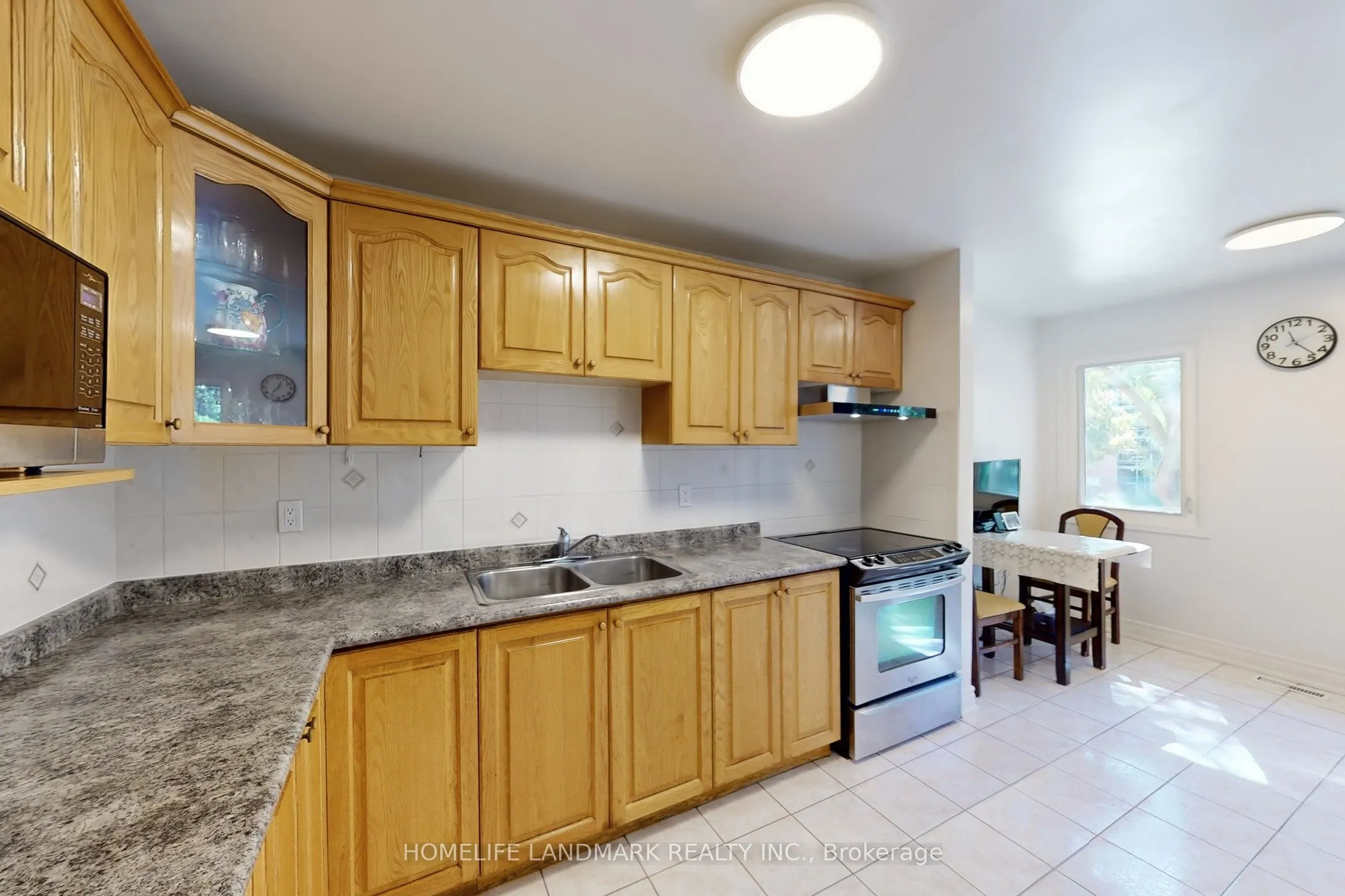 32 Coatsworth Crescent