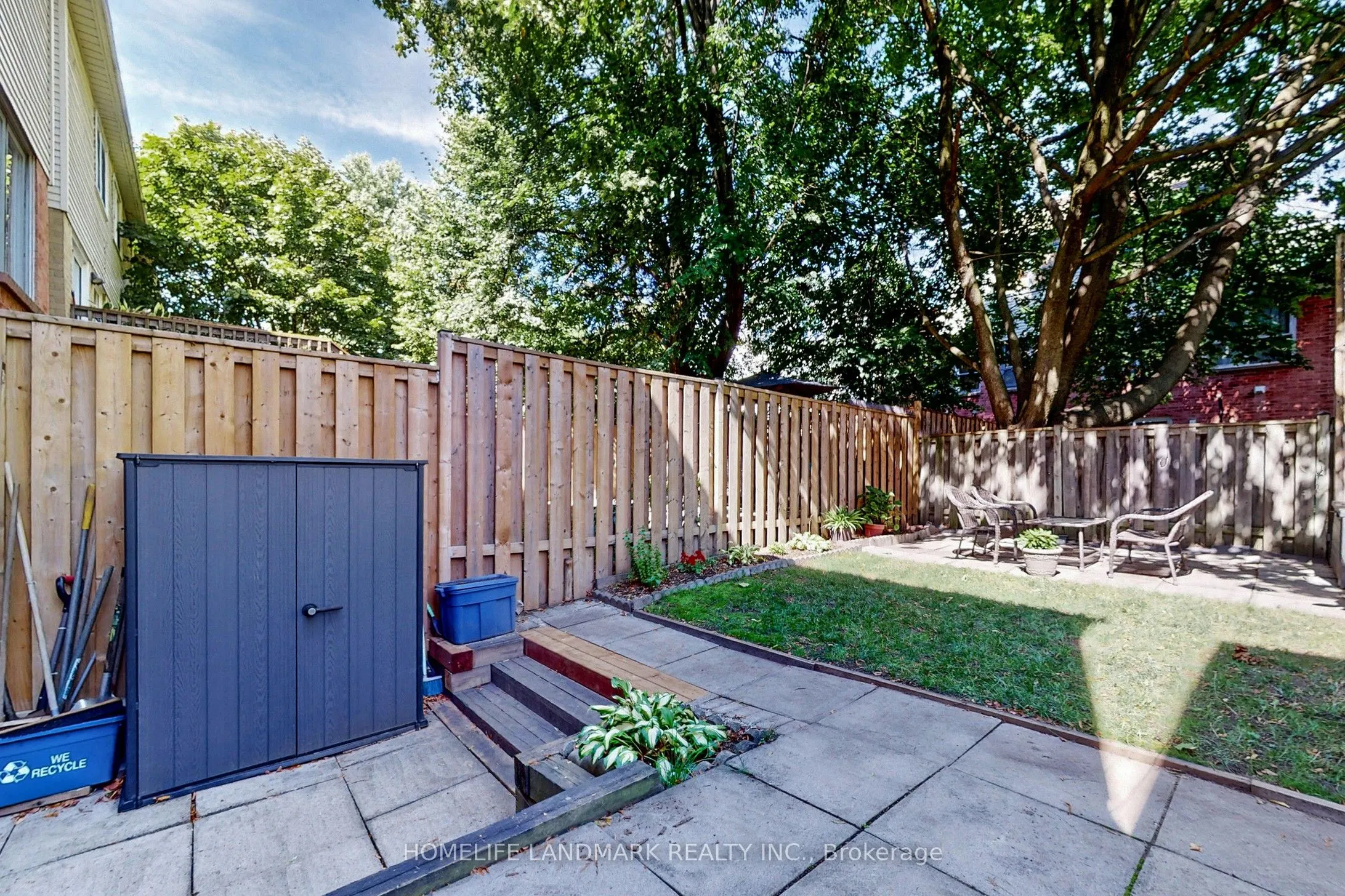 32 Coatsworth Crescent