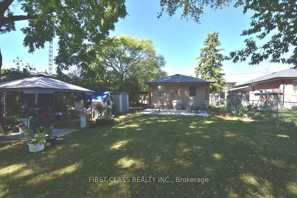 711 Dunlop Street W, #Basement