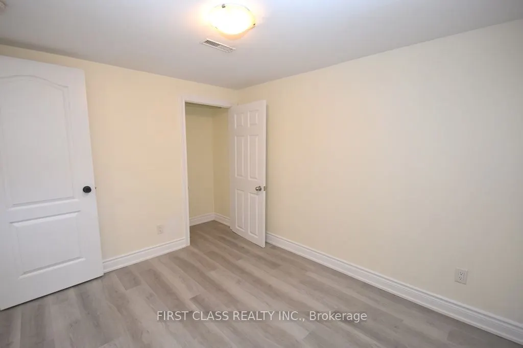 711 Dunlop Street W, #Basement