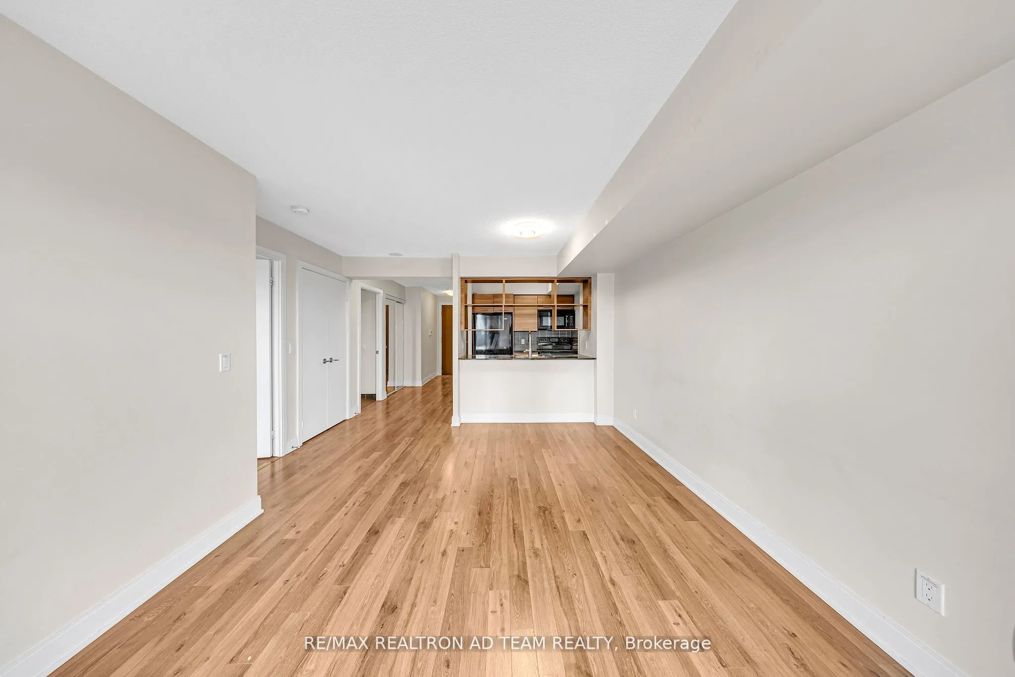 125 Village Green Square, #706