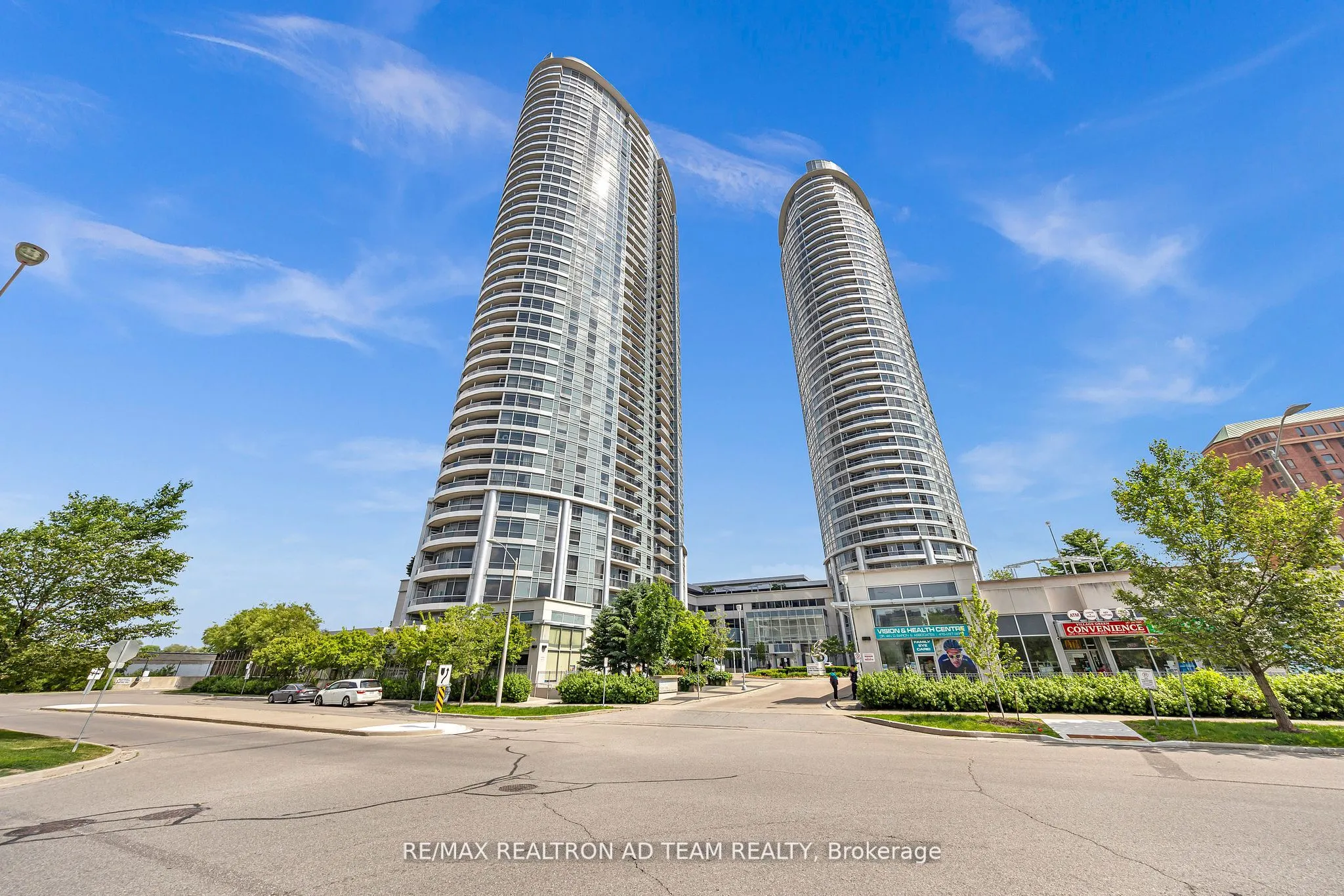 125 Village Green Square, #706