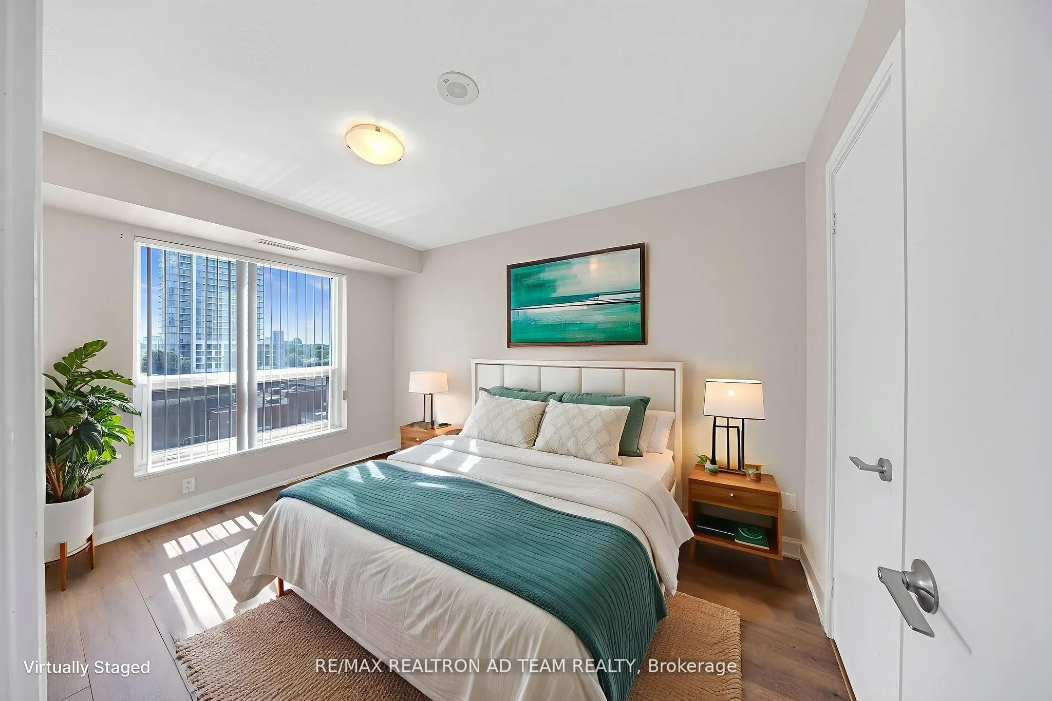 125 Village Green Square, #706
