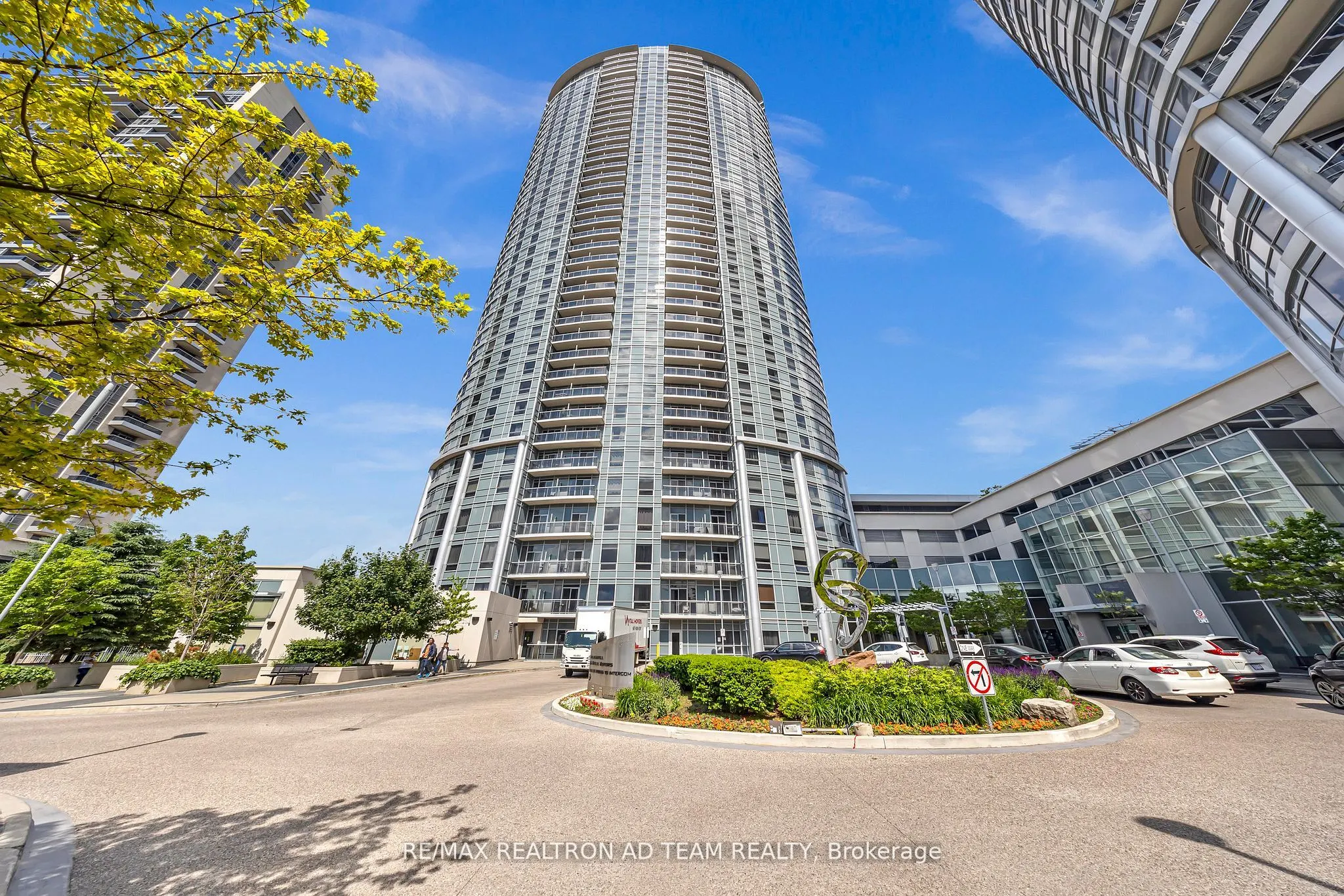 125 Village Green Square, #706