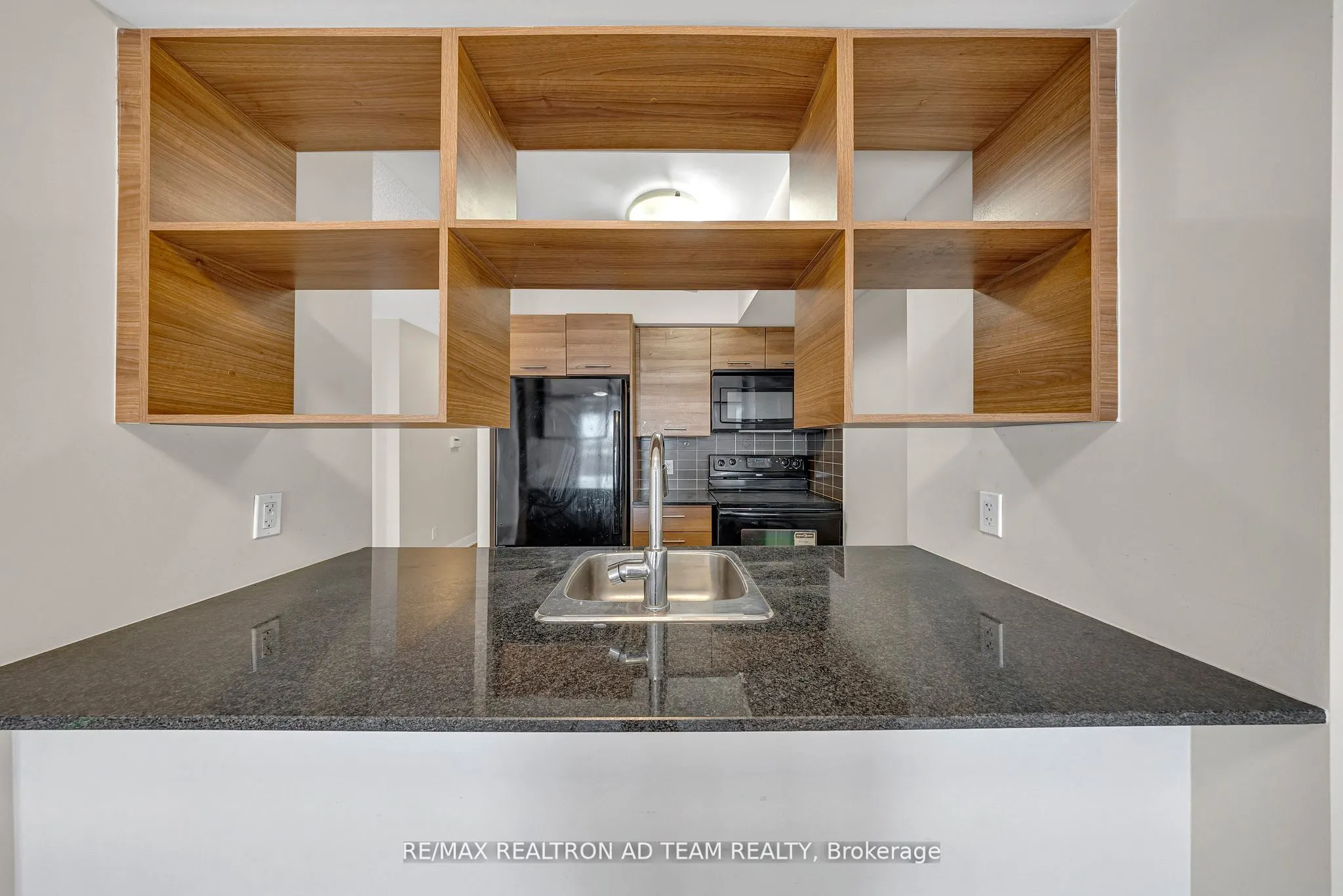 125 Village Green Square, #706