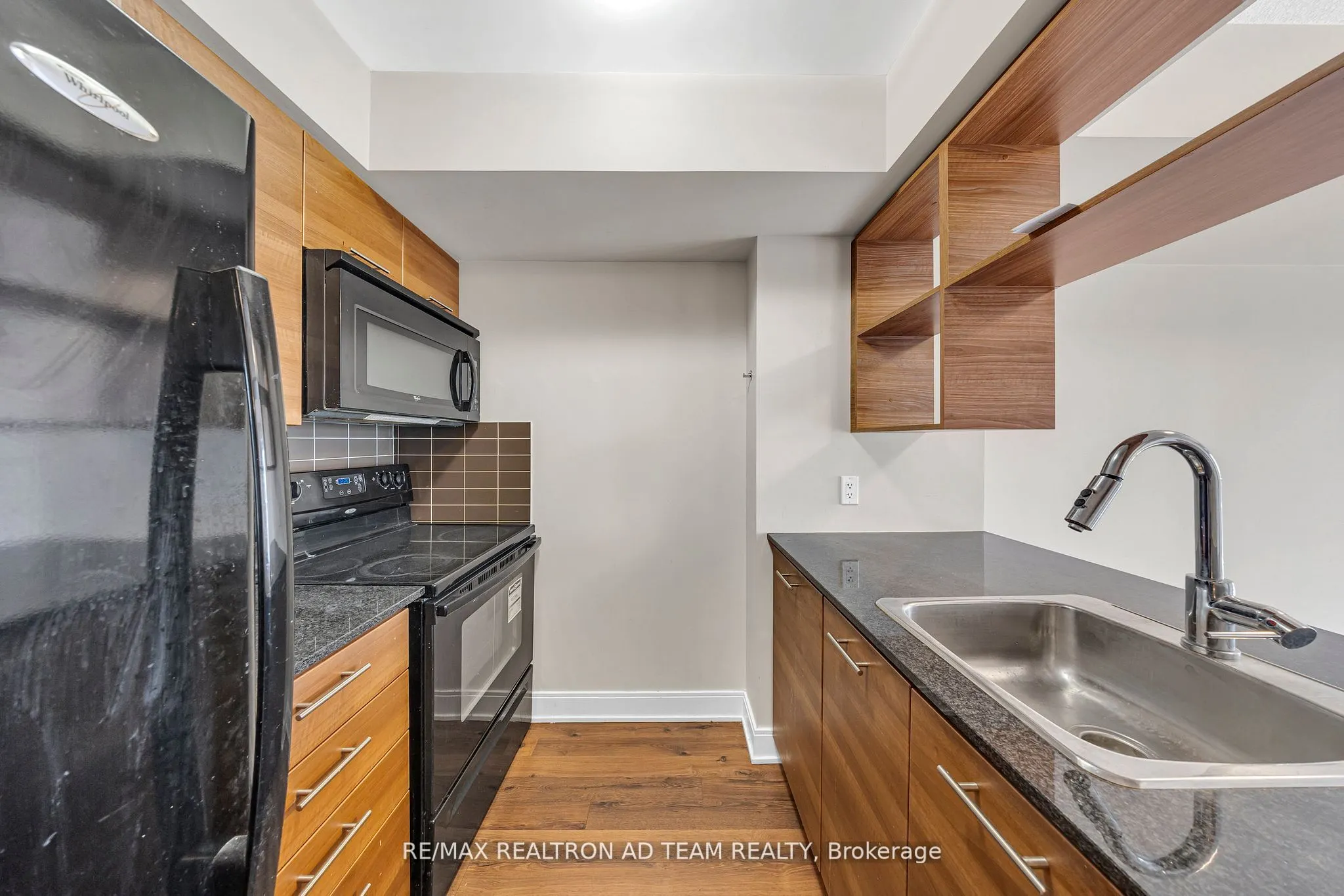 125 Village Green Square, #706