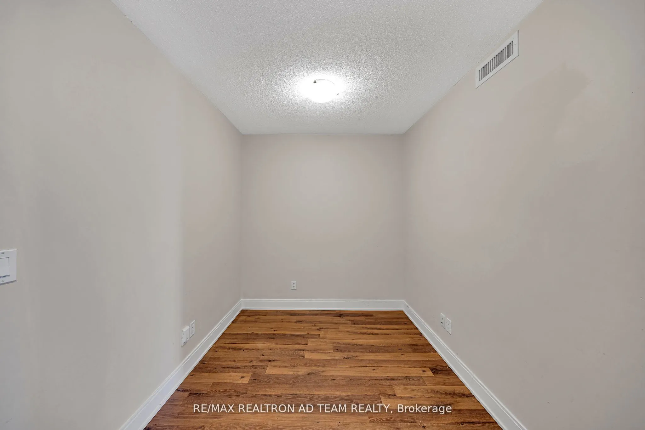 125 Village Green Square, #706