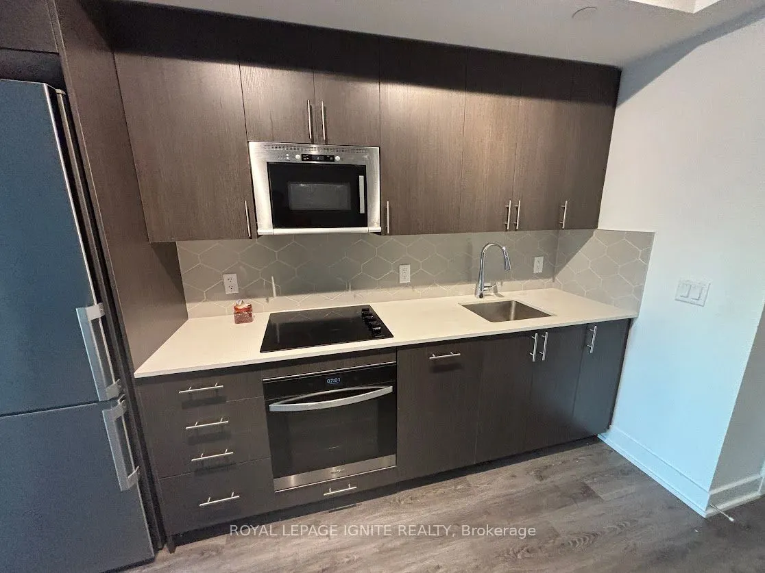 2545 Simcoe Street N, #512