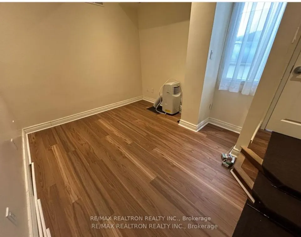 588 Danforth Avenue, #4
