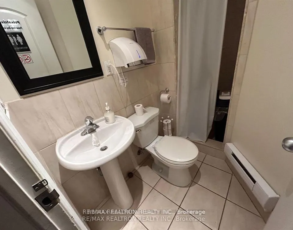 588 Danforth Avenue, #4