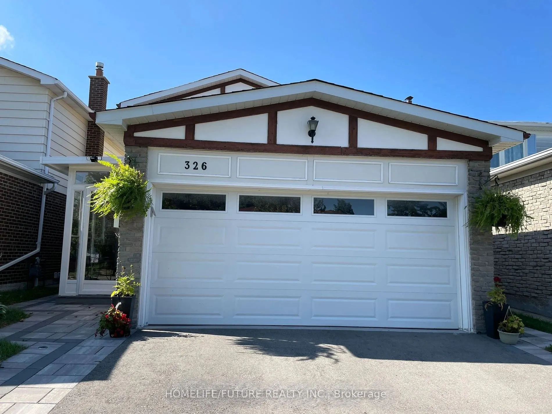 326 Chartland Boulevard S