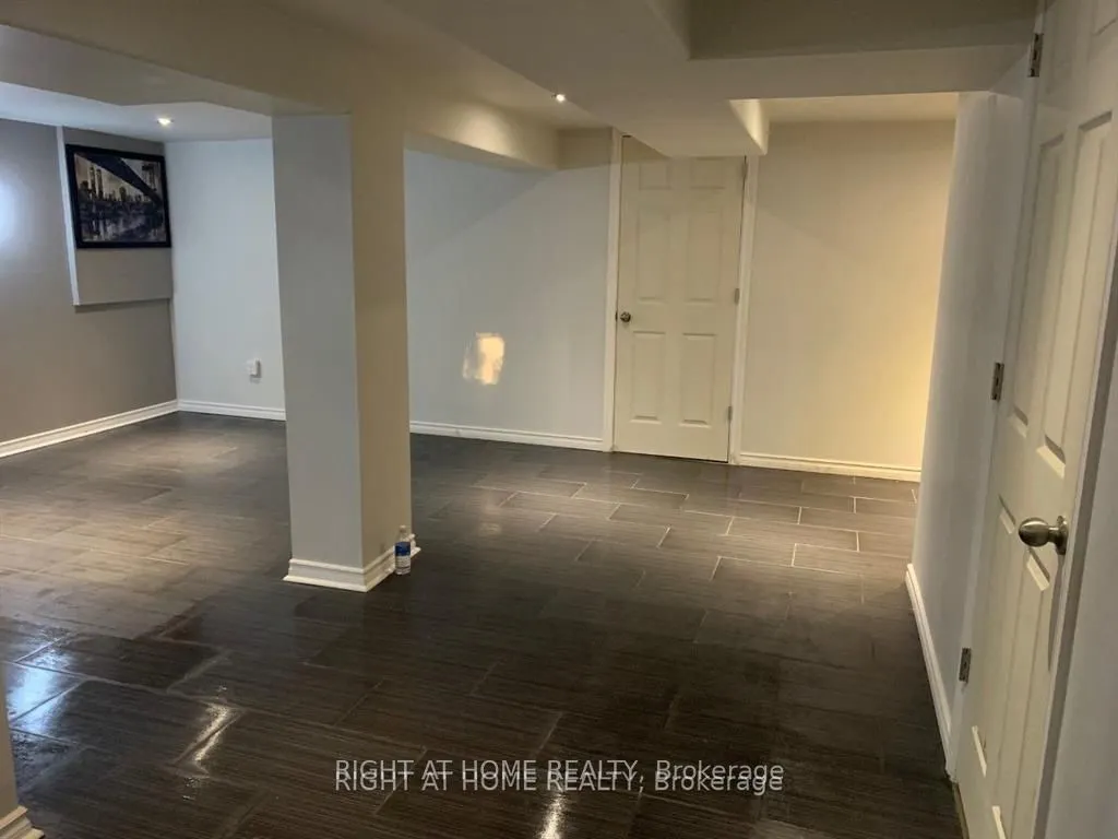 242 Cadillac Avenue S