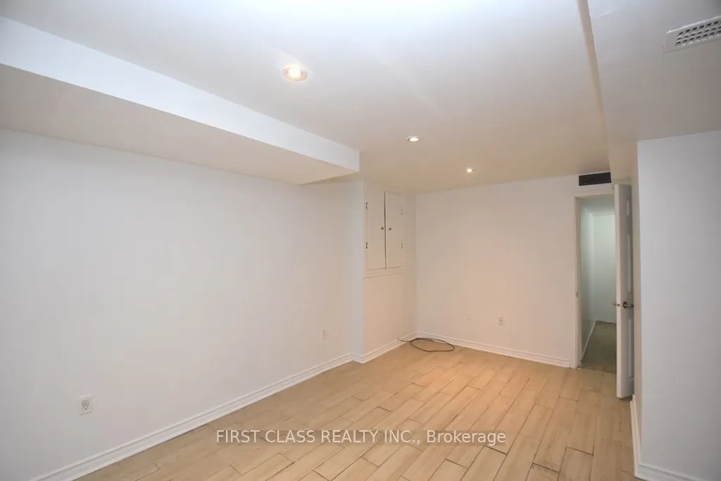 15 Carle Crescent, #bsmt