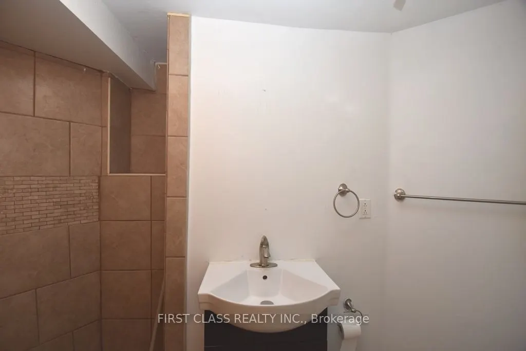 15 Carle Crescent, #bsmt