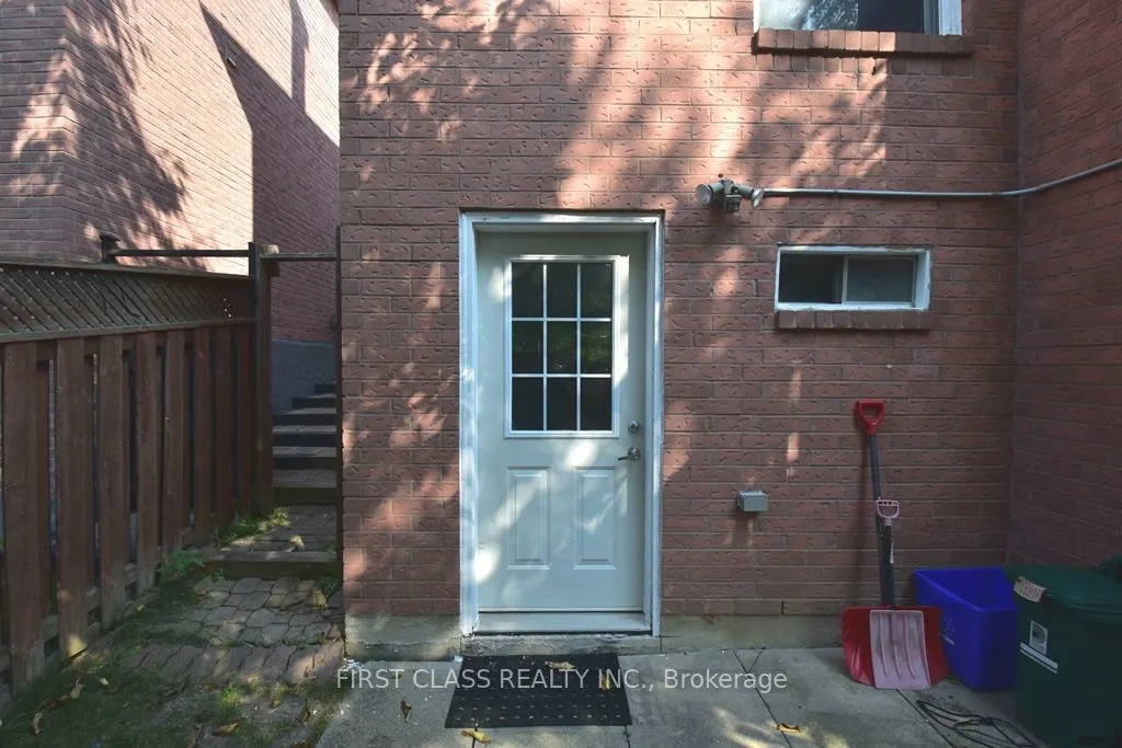 15 Carle Crescent, #bsmt