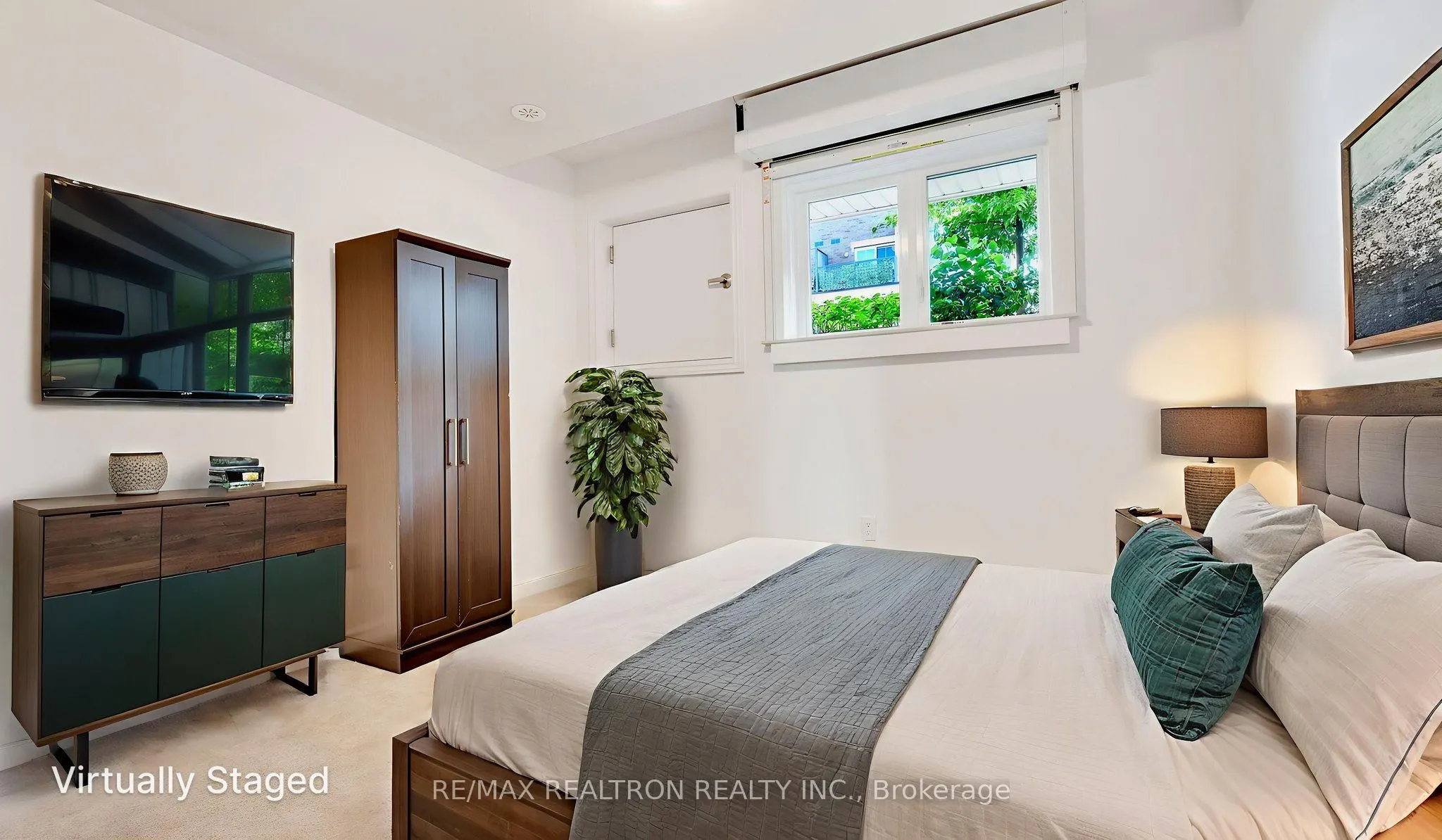 470 Beresford Path, #4