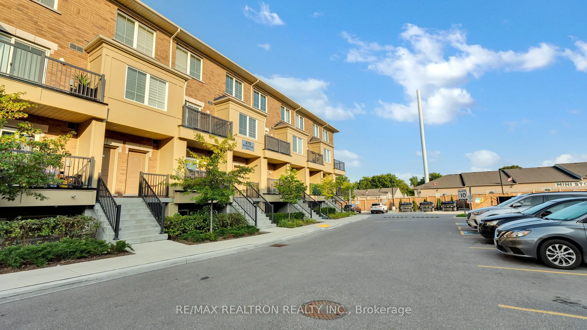 470 Beresford Path, #4